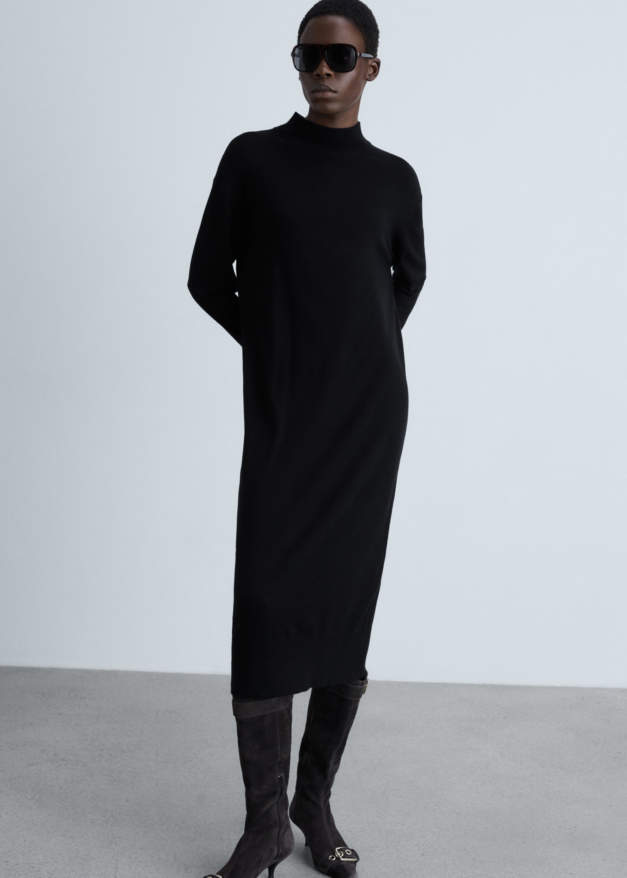 Perkins-neck knitted dress - Medium plane, Black. Ref: 87070425-00.