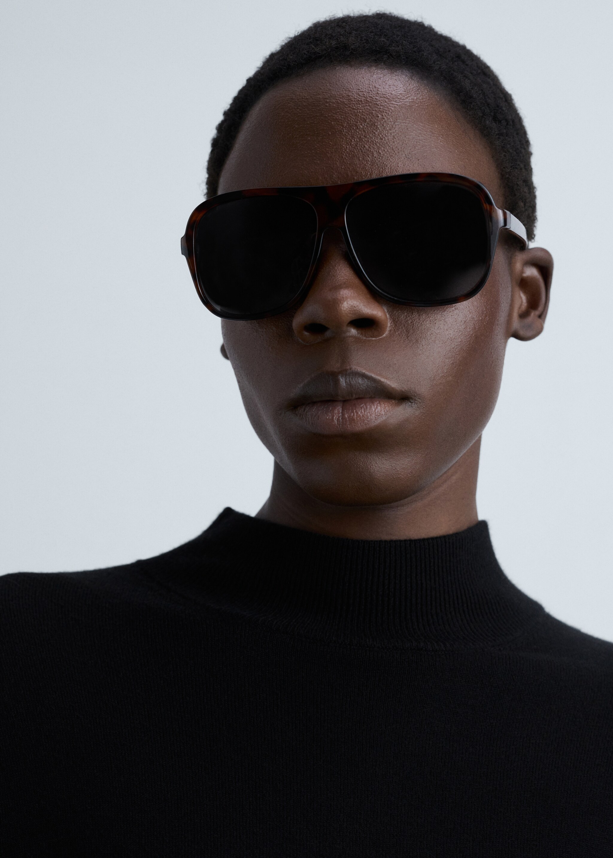 Perkins-neck knitted dress - Details of the article 1, Black. Ref: 87070425-00.