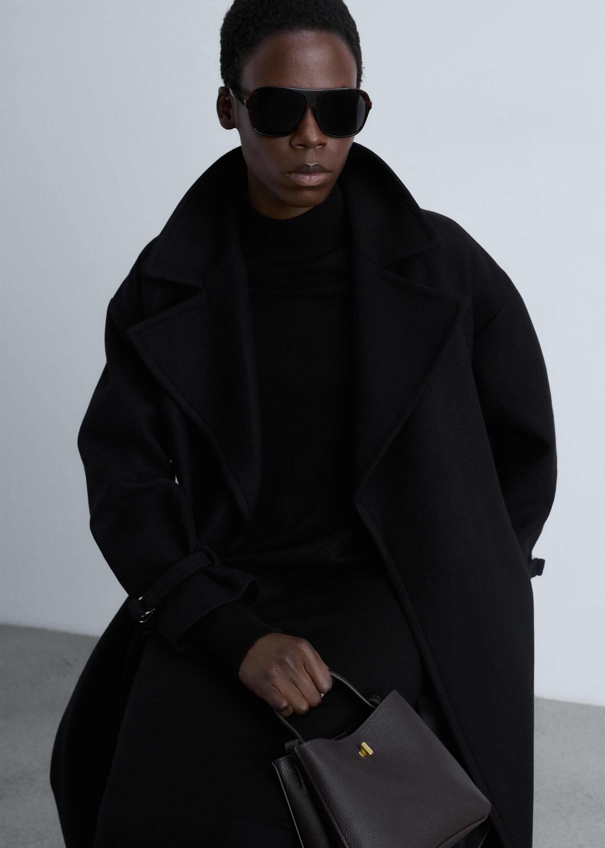 Perkins-neck knitted dress - Details of the article 2, Black. Ref: 87070425-00.