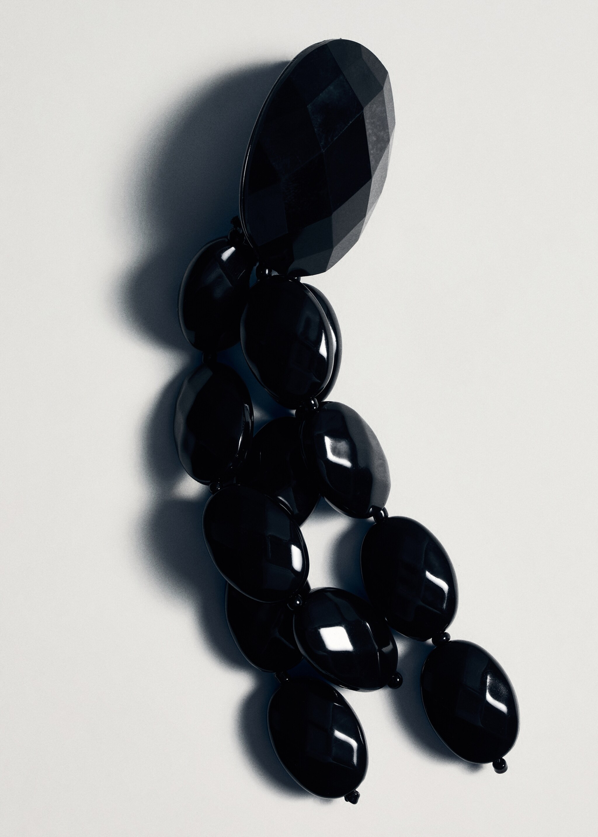 Σκουλαρίκι καταρράκτης χάντρες - Λεπτομέρεια του προϊόντος 5, Μαύρο. Ref: 87070429-00.