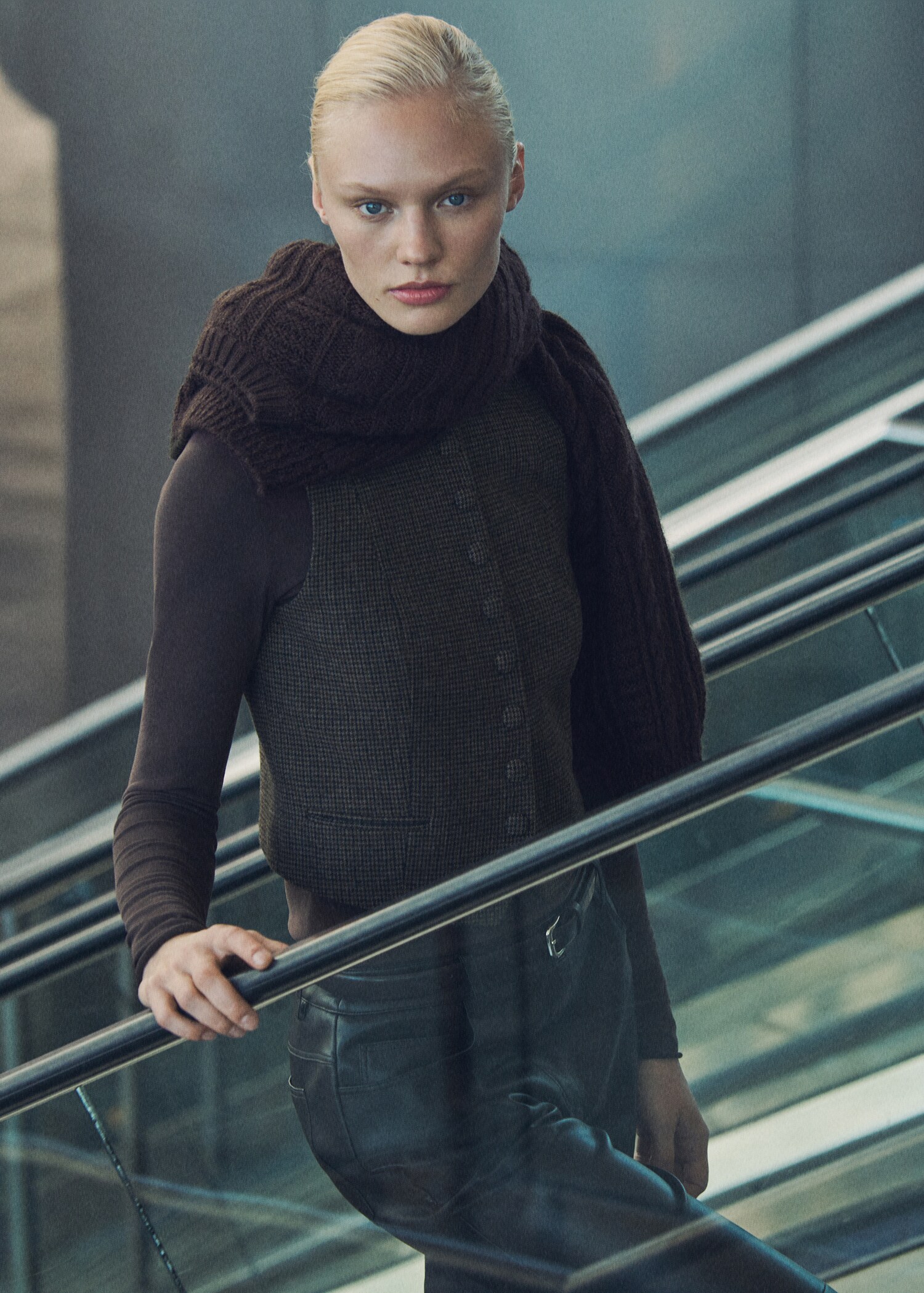 Vlněná vesta mikro se vzorem mikro kohoutí stopy - Detail zboží 7