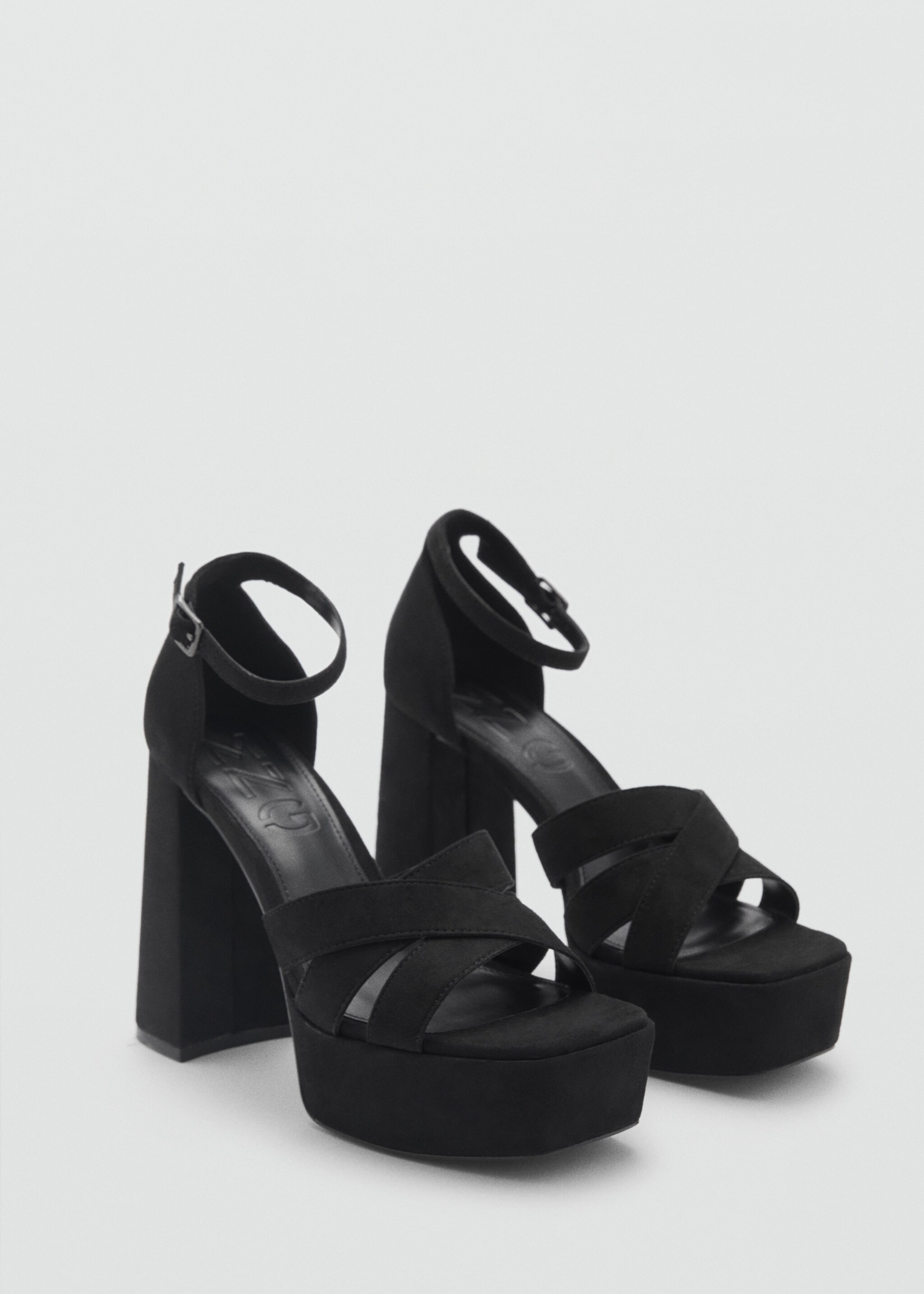 Wide-heeled sandal with bracelet - Medium plane, Black. Ref: 87070438-00.