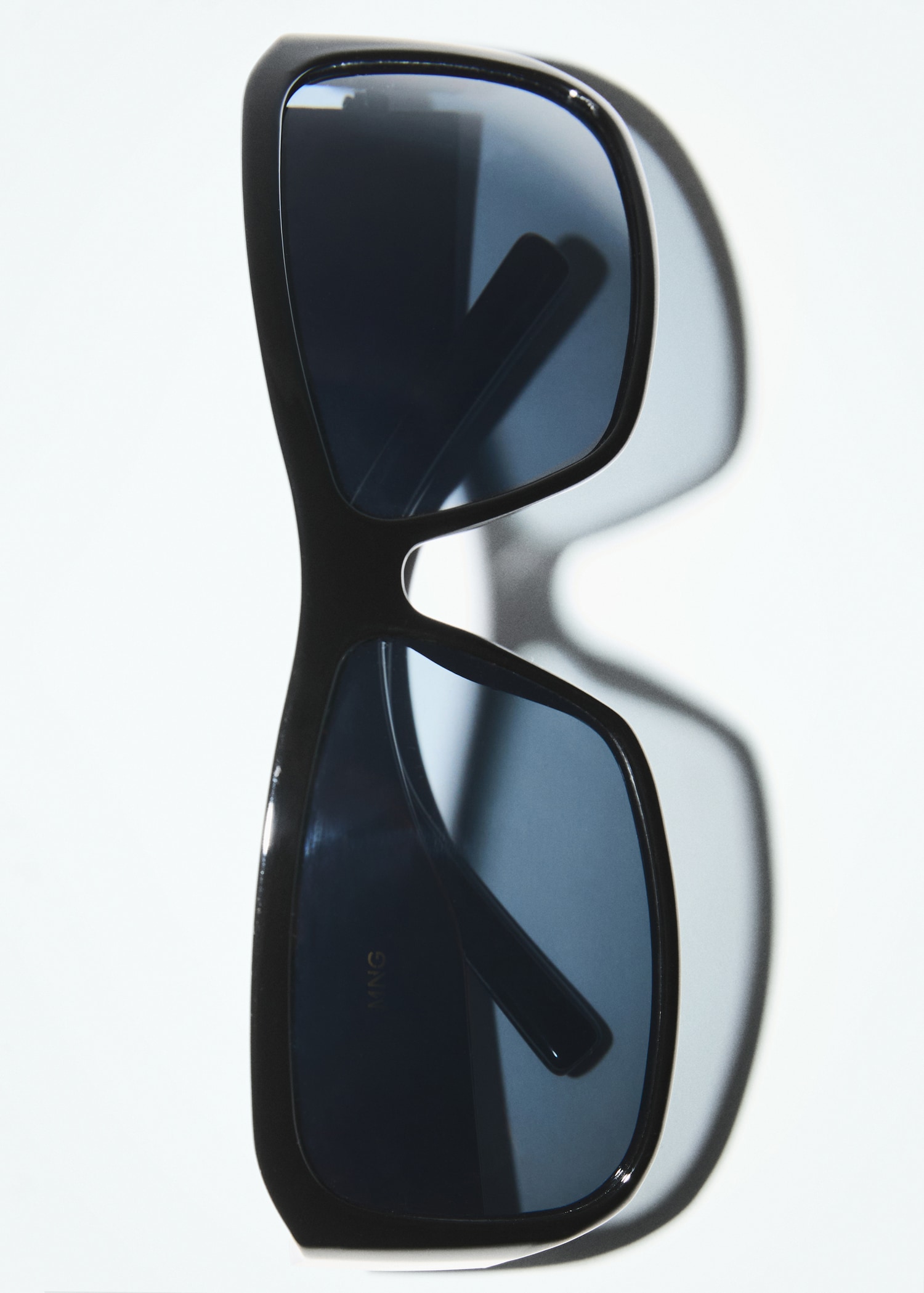 Maxi-frame sunglasses - Details of the article 5