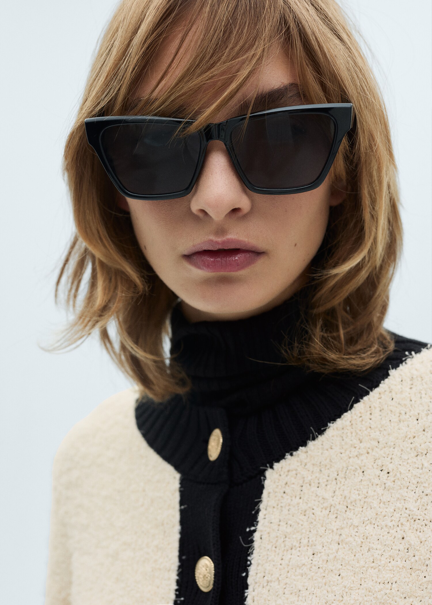 Jacka med kontrasterande knappar - Detaljer om artikeln 1