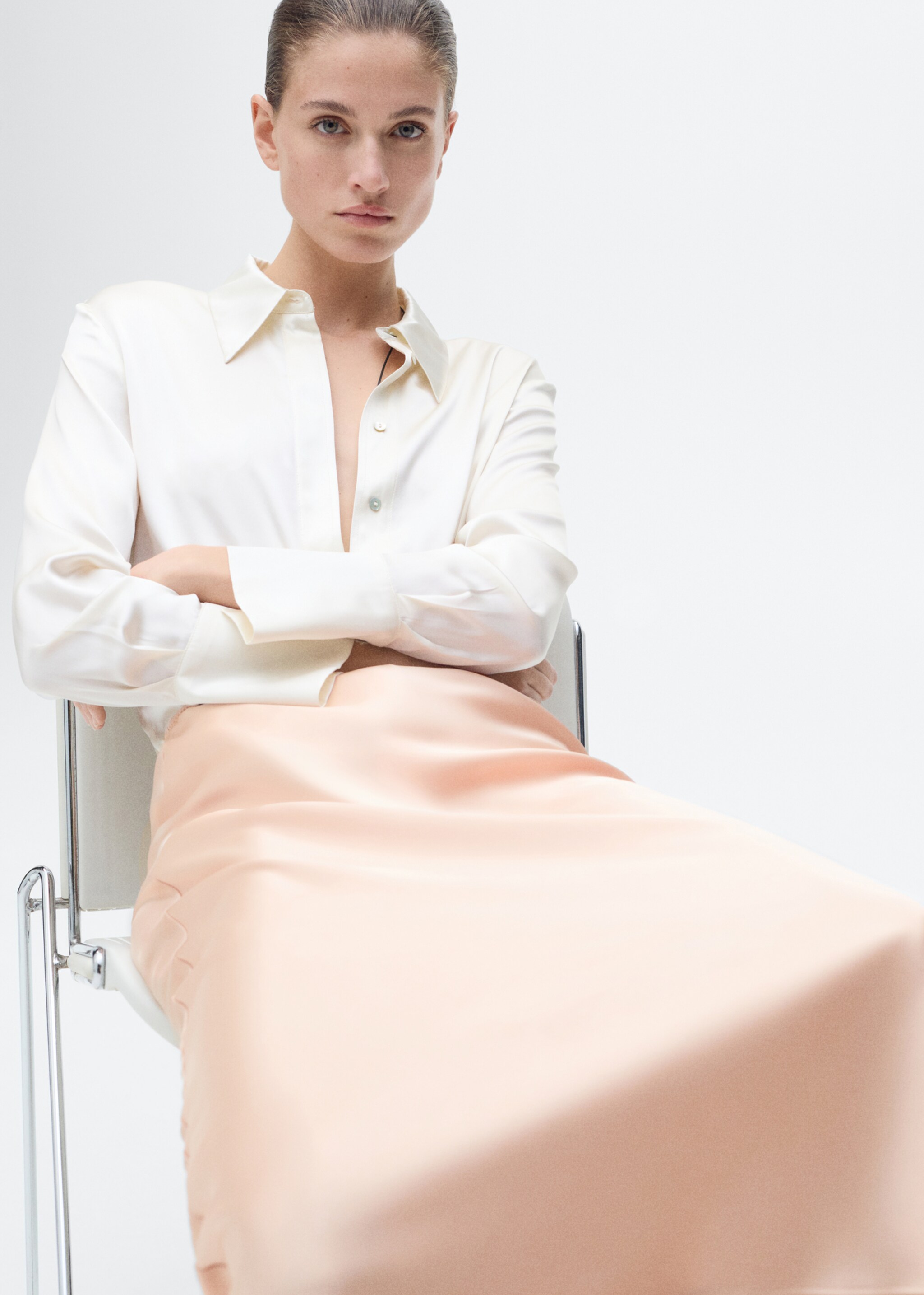 Midi satin skirt - Details of the article 2, Salmon. Ref: 87070455-00.