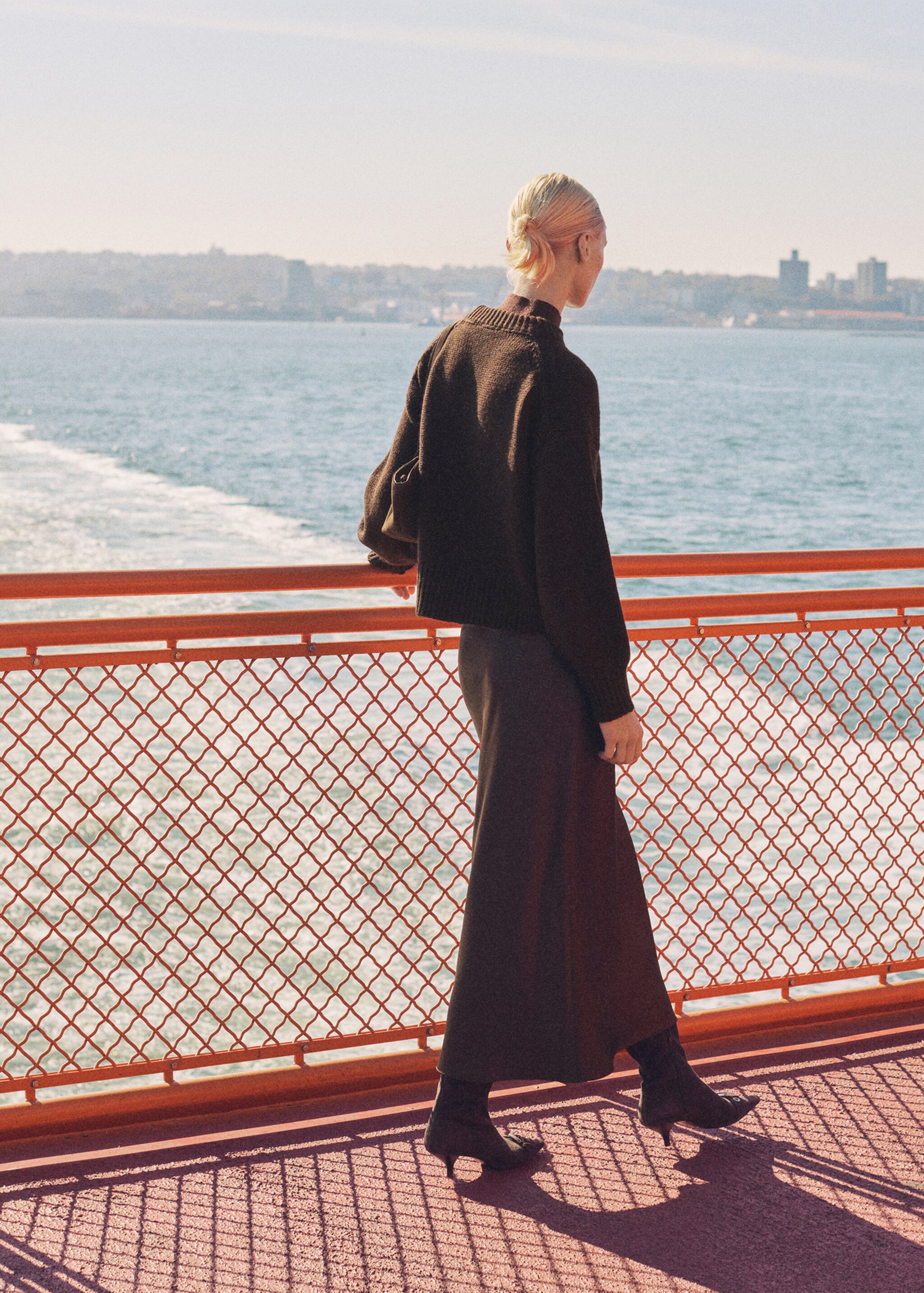 Midi satin skirt - Details of the article 6, Chocolate. Ref: 87070455-00.