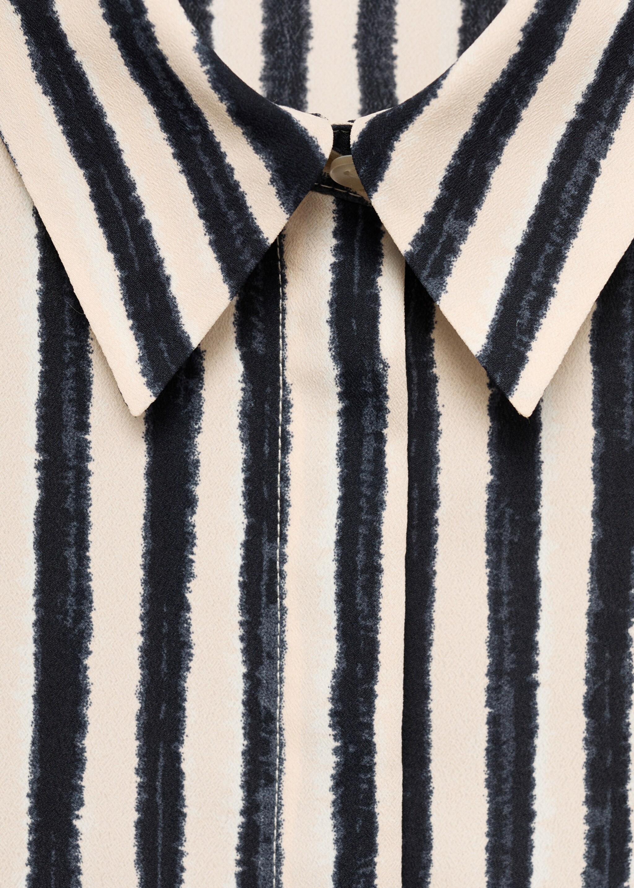 Striped flowy shirt - Details of the article 8, Ecru. Ref: 87070593-00.
