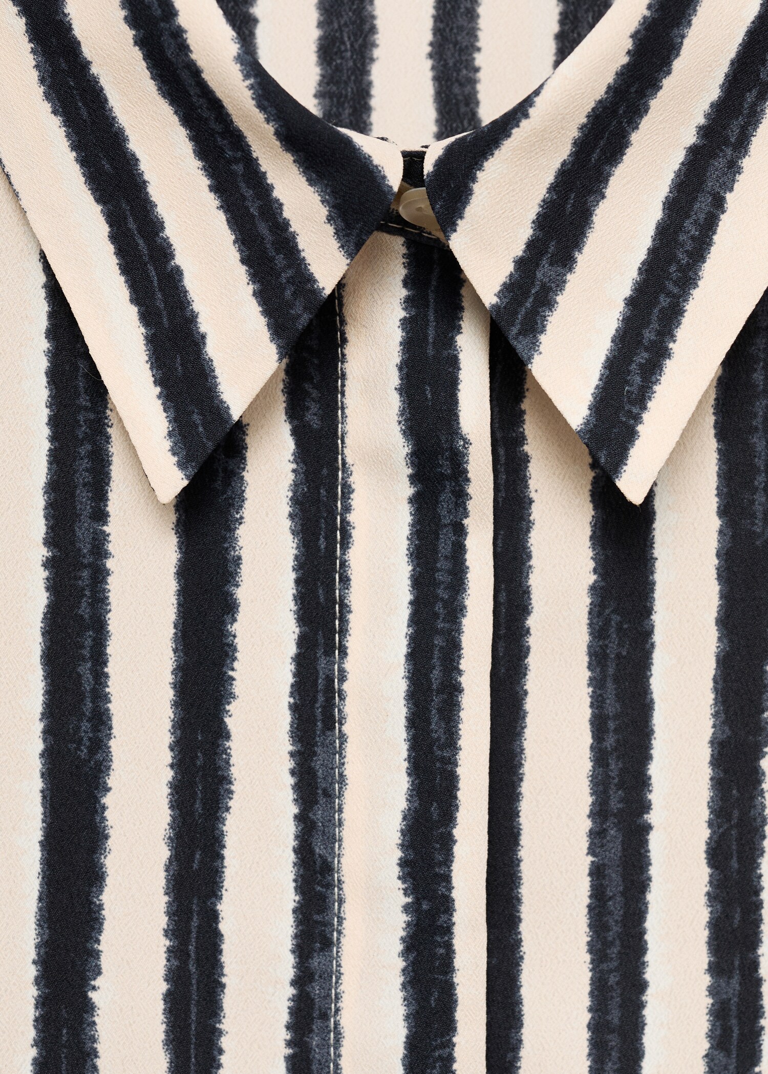 Striped flowy shirt - Details of the article 8