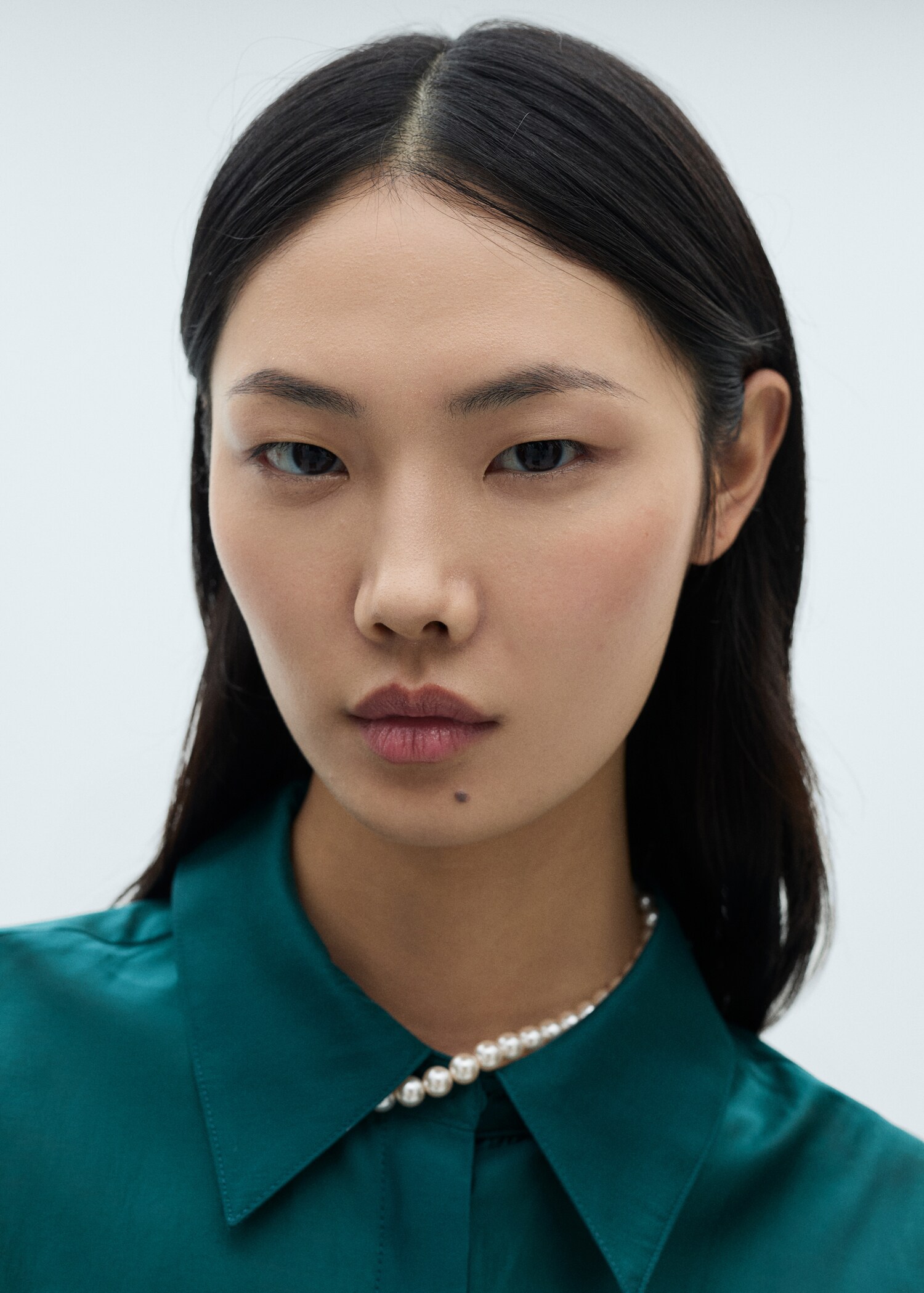 Chemise satinée boutons dissimulés - Détail de l'article 1