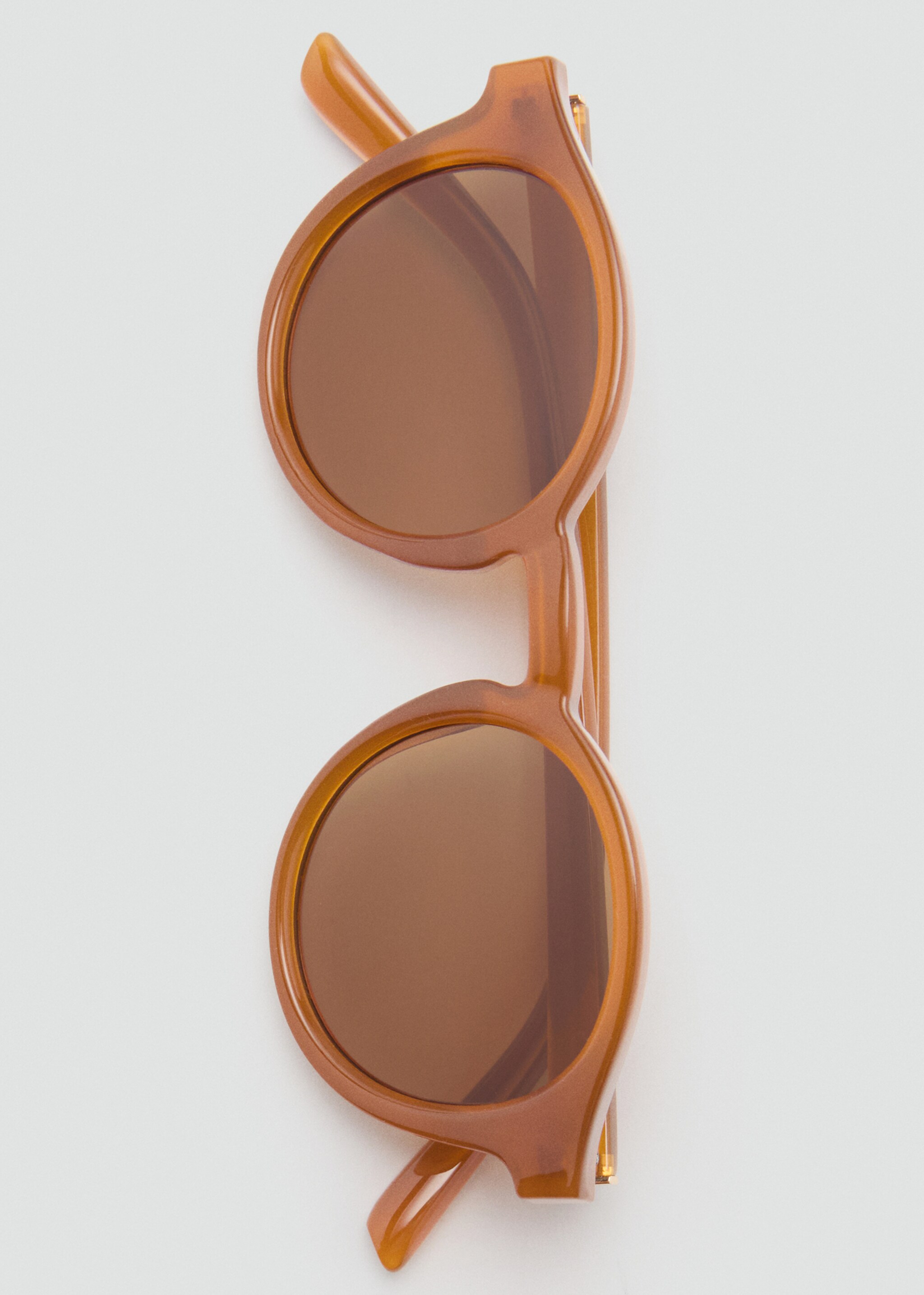 Round-framed sunglasses - Details of the article 2, Caramel. Ref: 87070605-00.