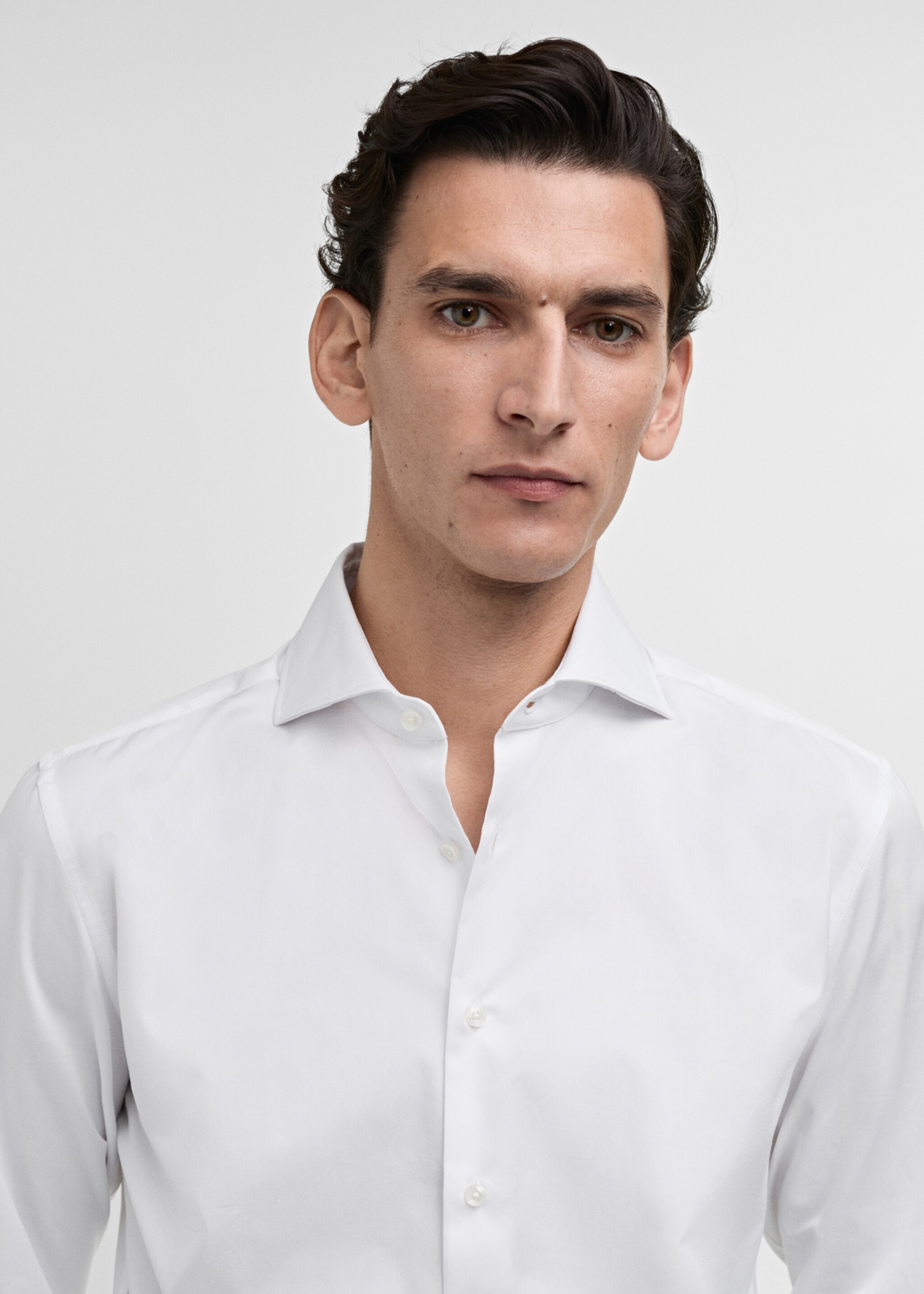 Camisa gemelos traje slim fit tejido twill - Detalle del artículo 2, Blanco. Ref: 87070607-00.