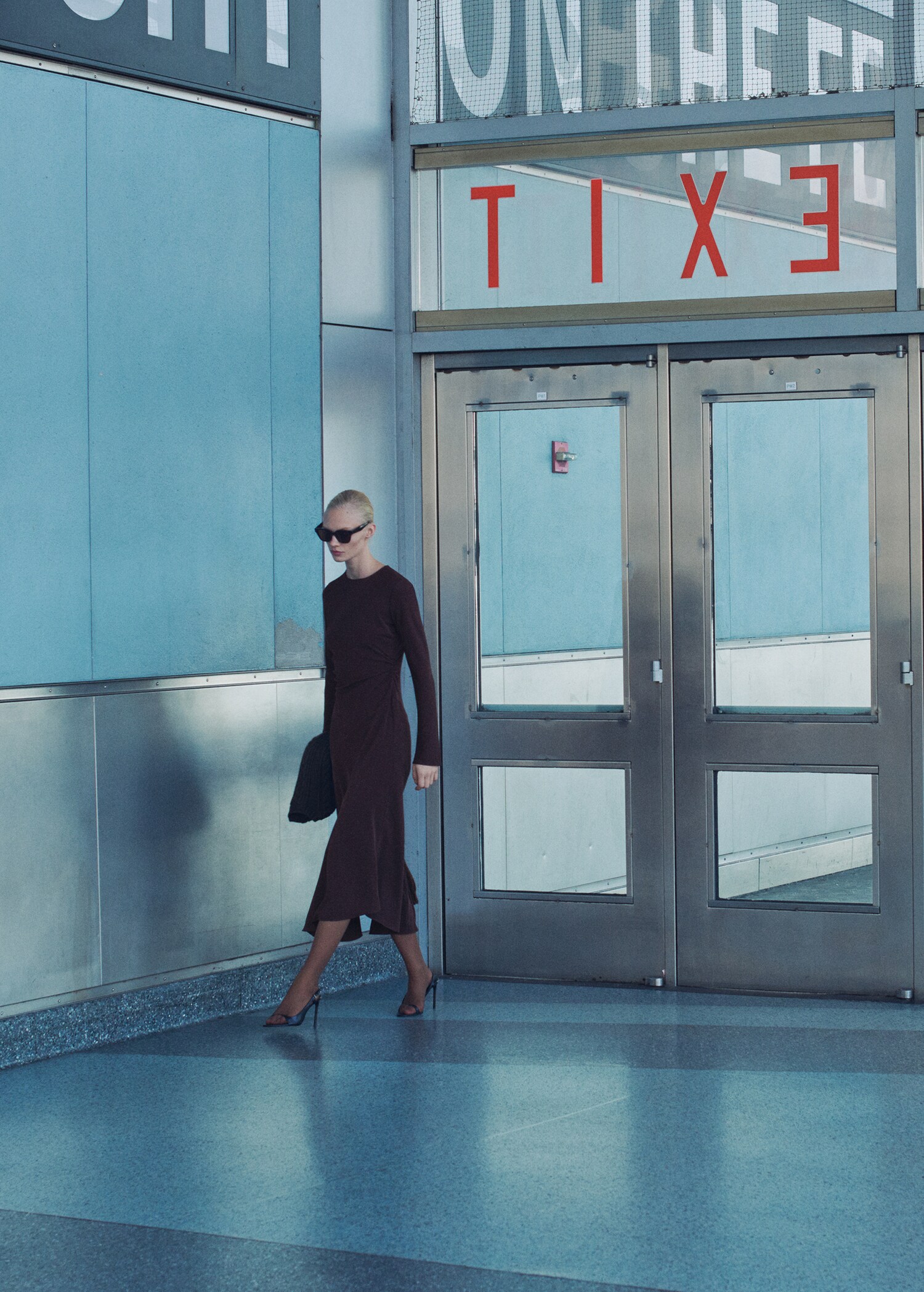 Robe midi taille drapée - Détail de l'article 7