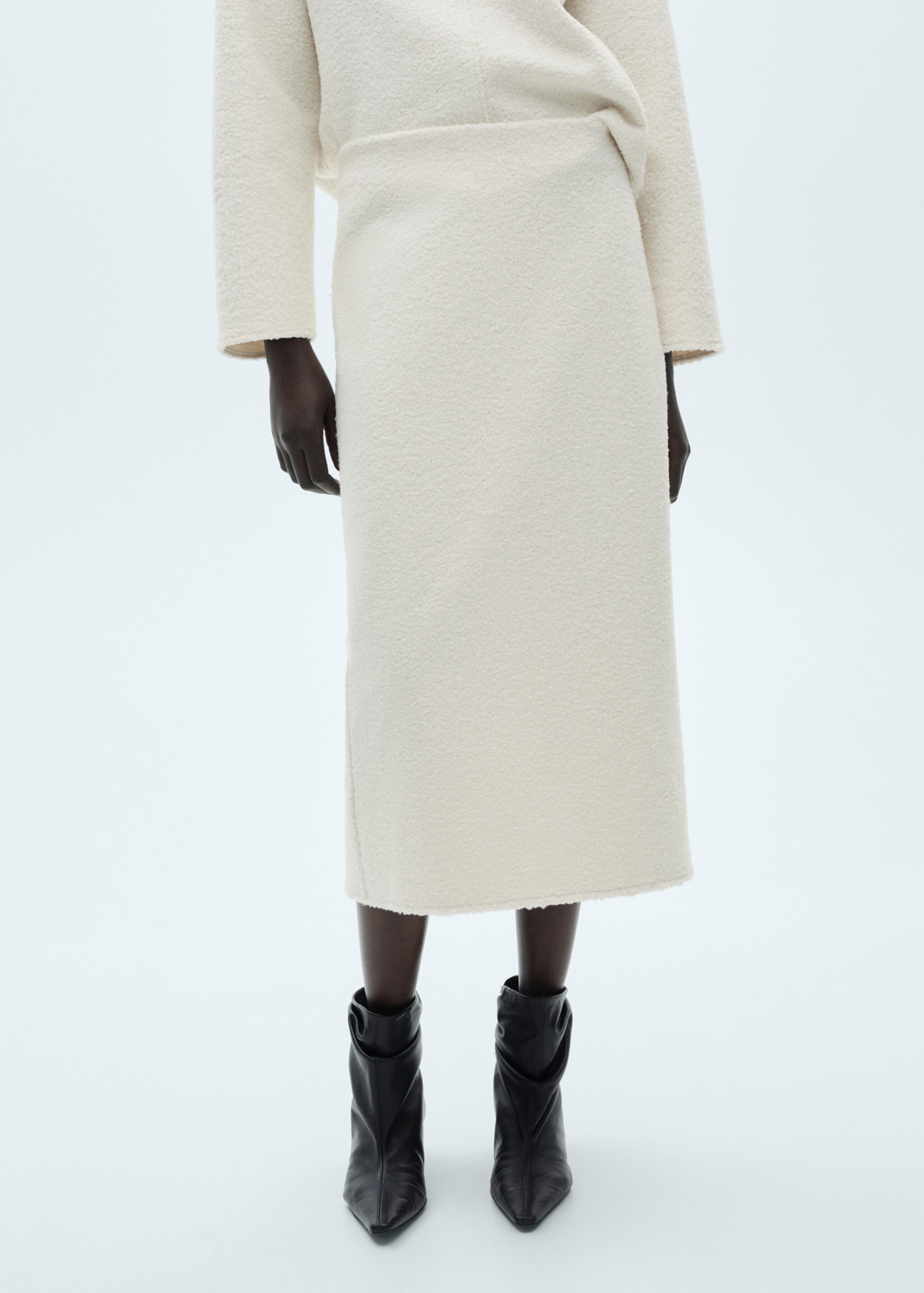 Saia midi bouclé - Plano médio, Cru. Ref: 87070611-00.