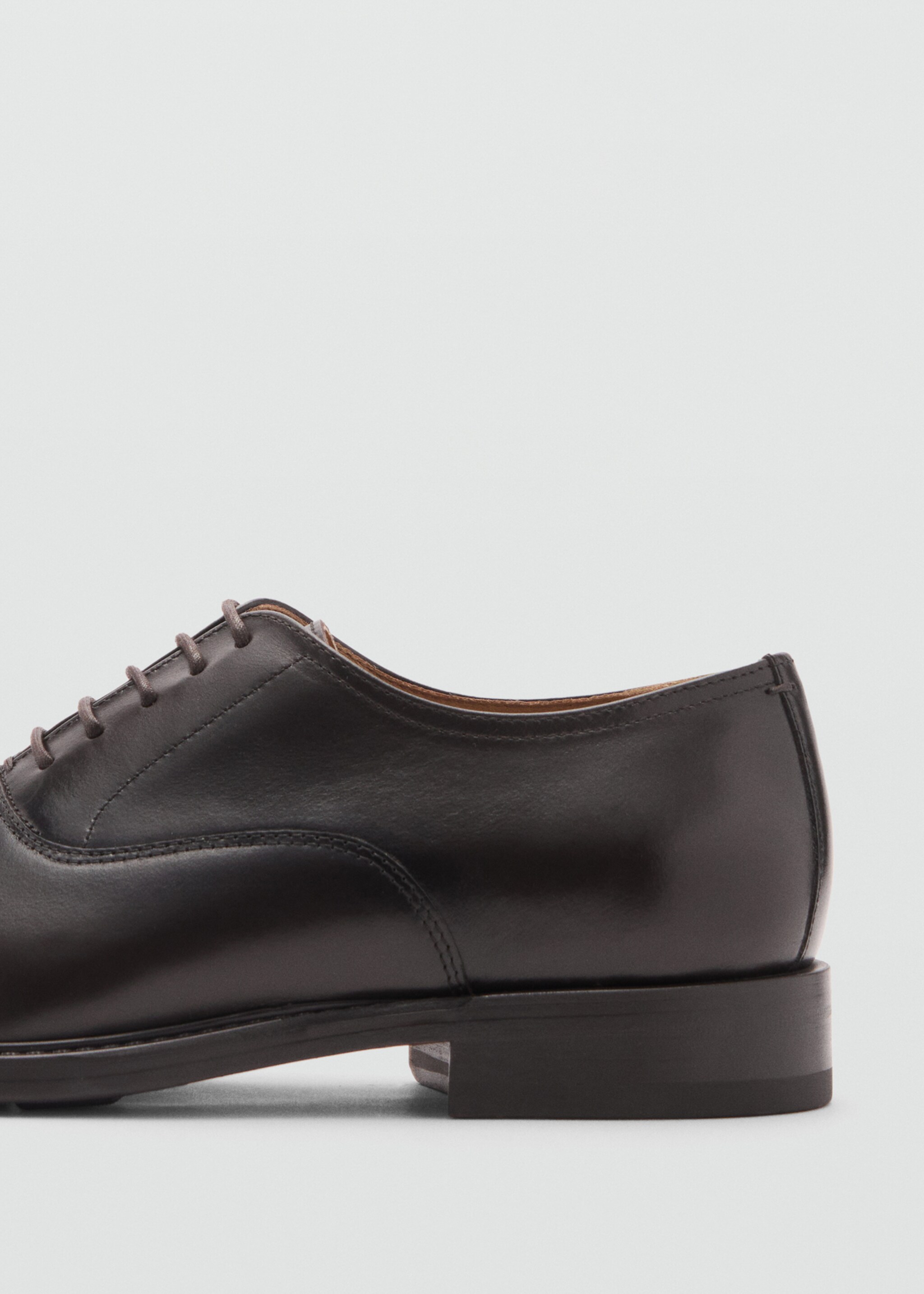 Oxford style leather shoe - Details of the article 1, Brown. Ref: 87070615-00.