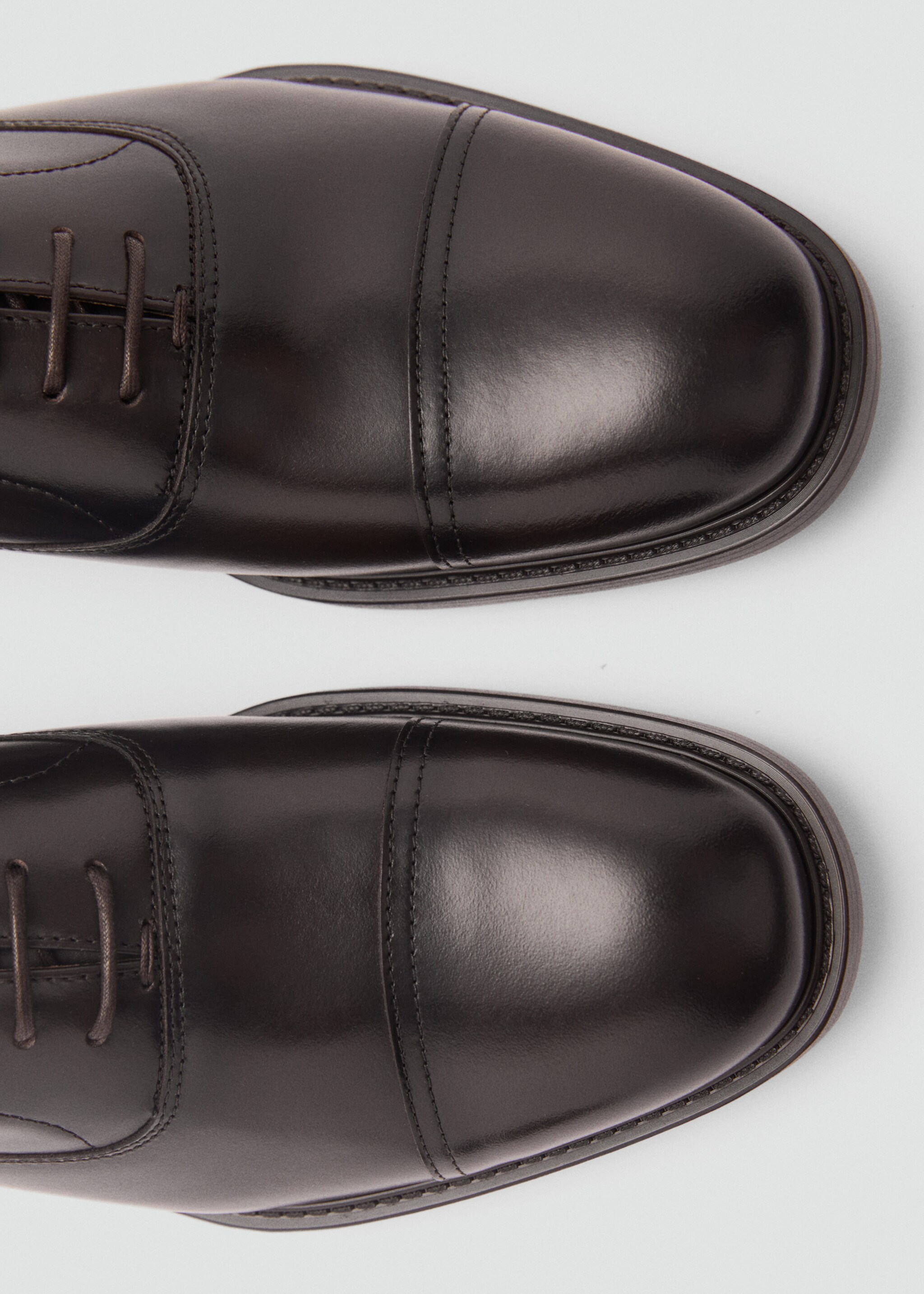 Oxford style leather shoe - Details of the article 3, Brown. Ref: 87070615-00.