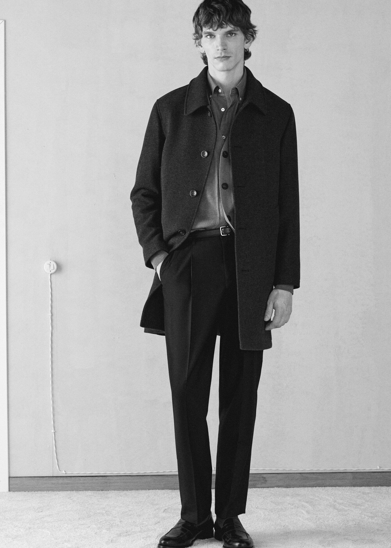 Straight-fit pleated trousers - Details of the article 5