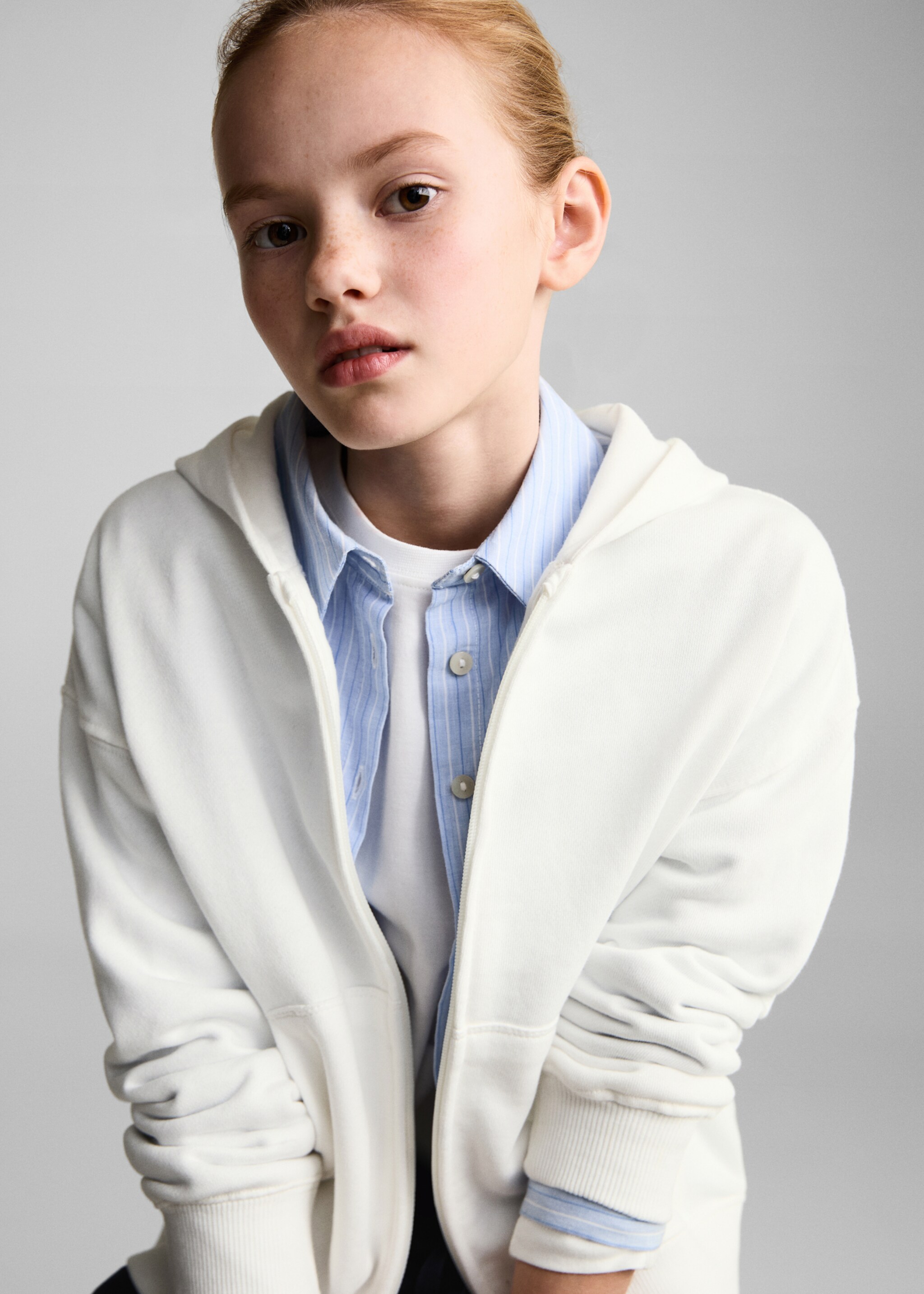 Sweatshirt with open hood - Details of the article 2, Off White. Ref: 87070620-00.