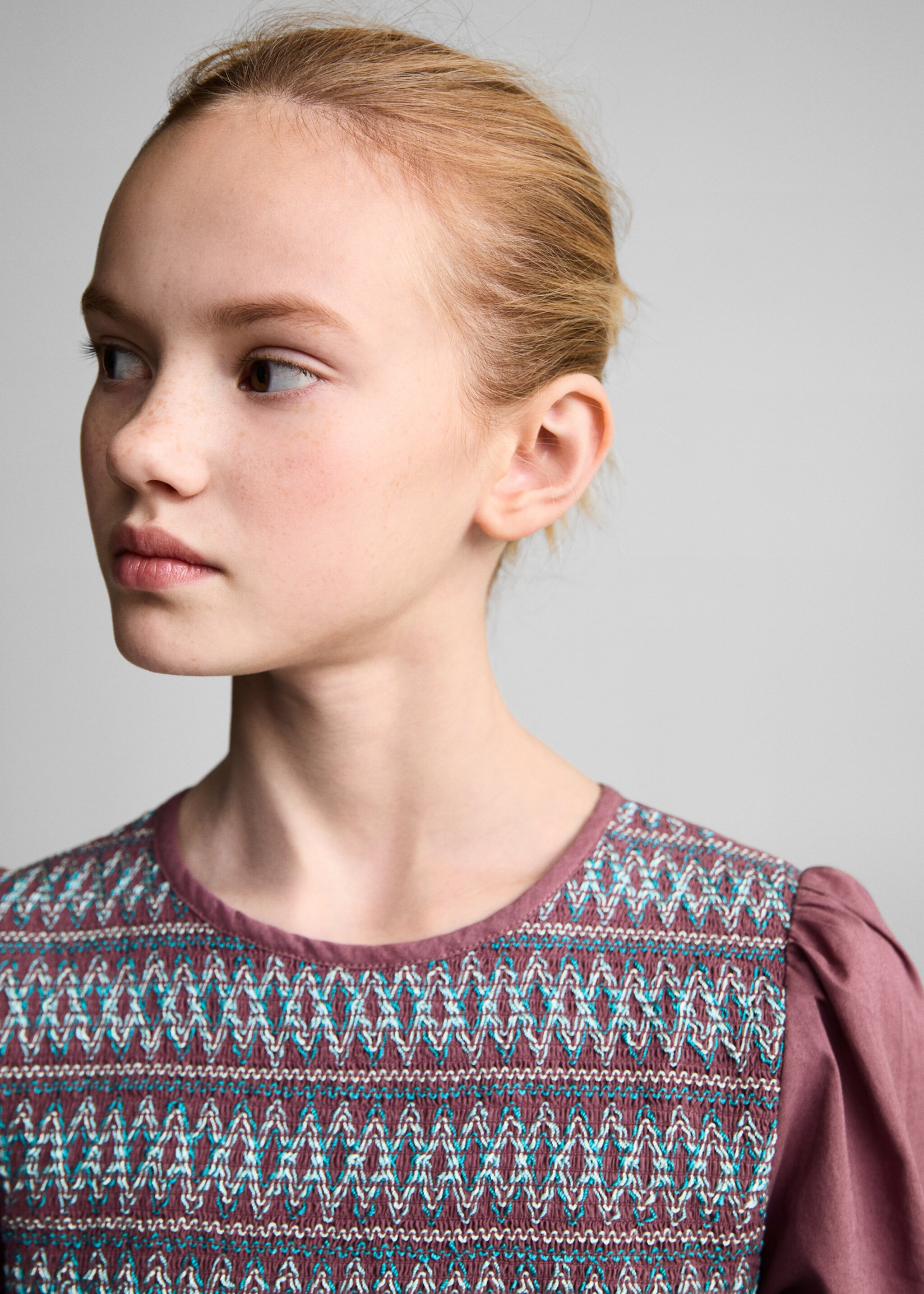 Blusa nido de abeja - Detalle del artículo 1, Granate. Ref: 87070622-00.