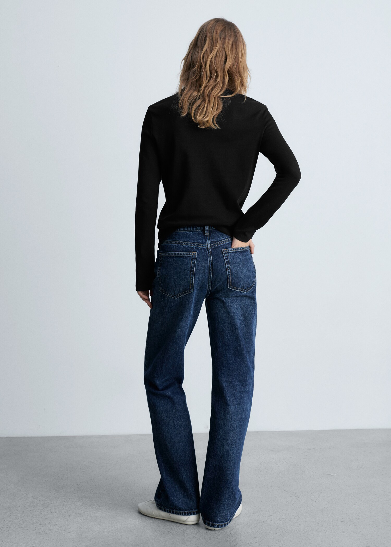 Long sleeve cotton t-shirt - Reverse of the article