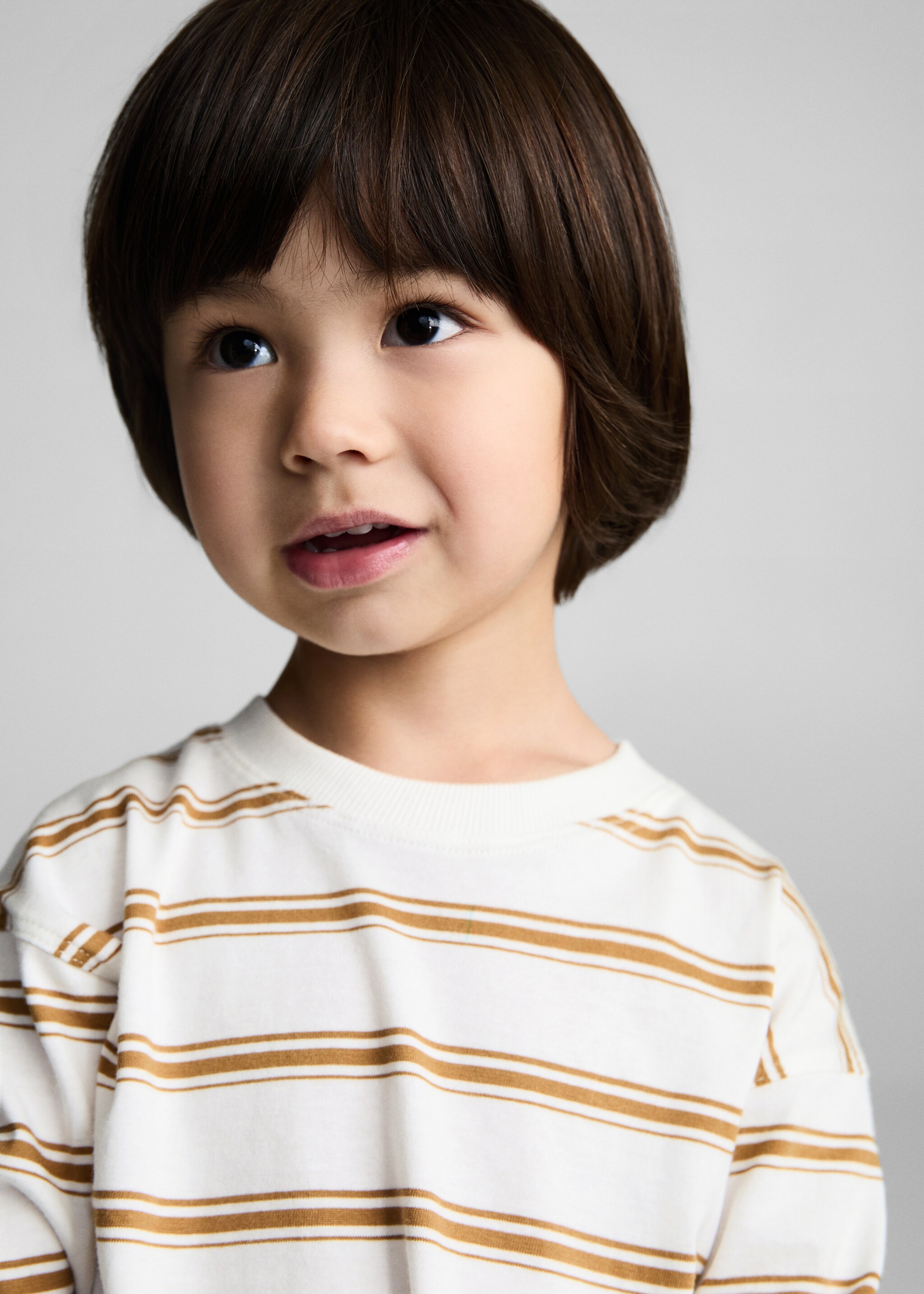 Triple-striped t-shirt - Details of the article 1, Ochre. Ref: 87070629-00.