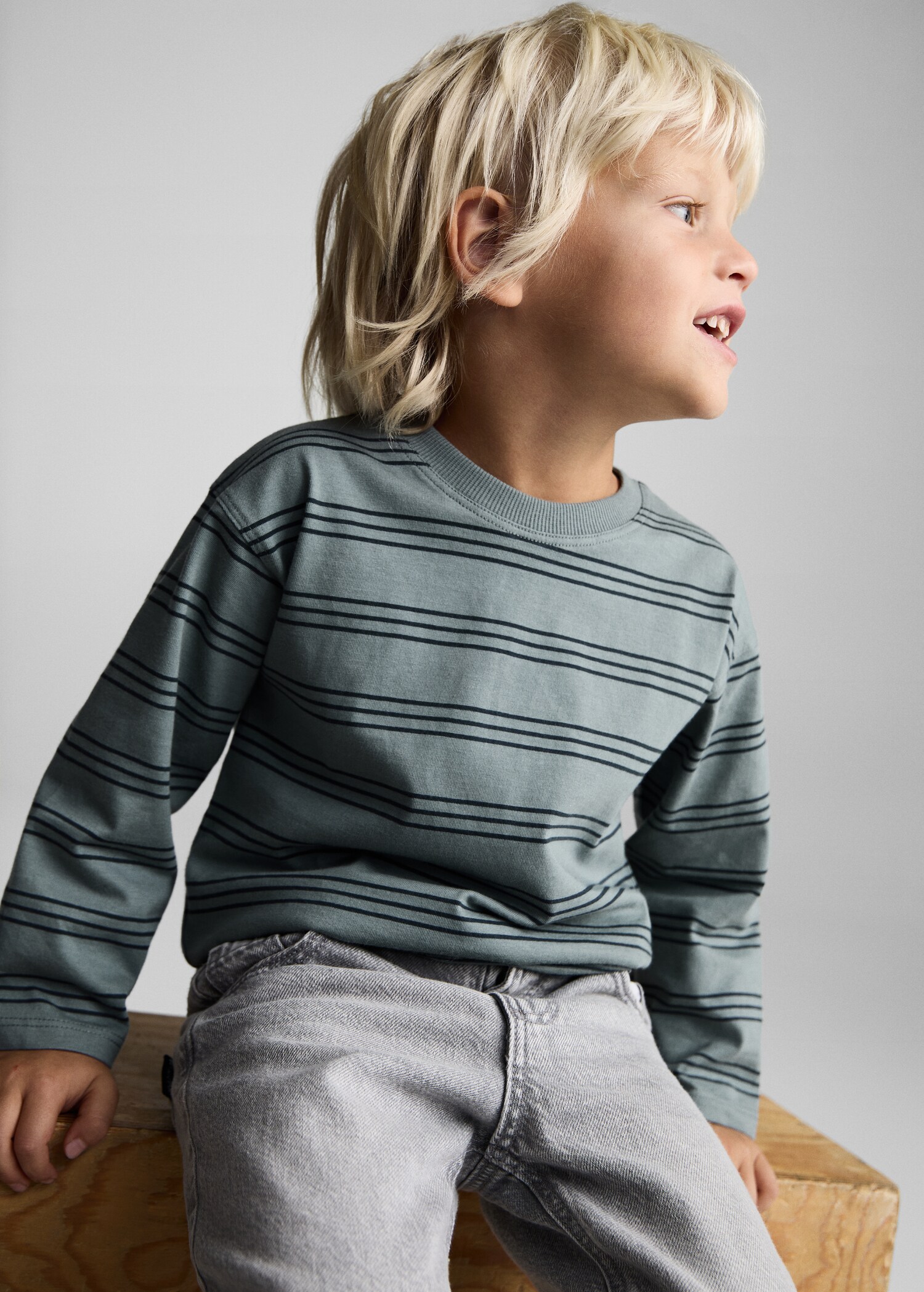 Triple-striped t-shirt - Medium plane