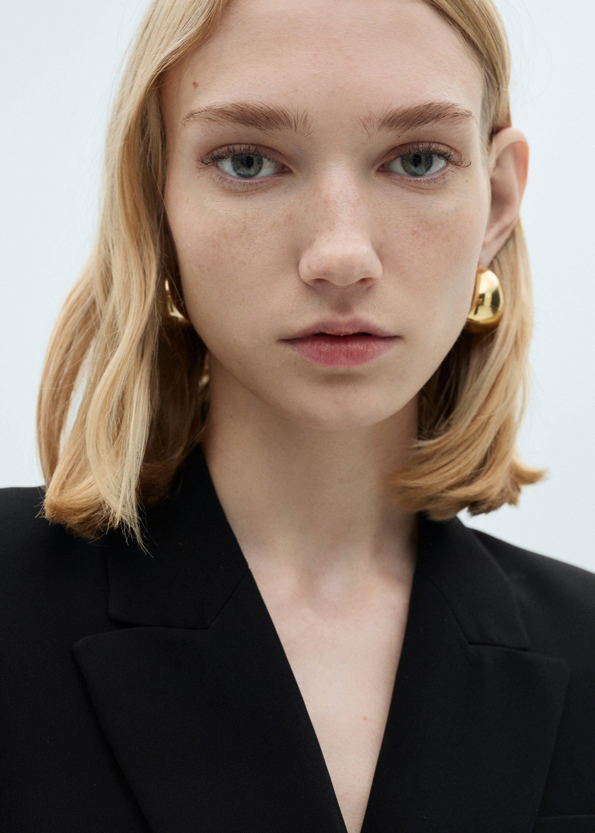 Belted blazer dress - Details of the article 1, Black. Ref: 87070630-00.