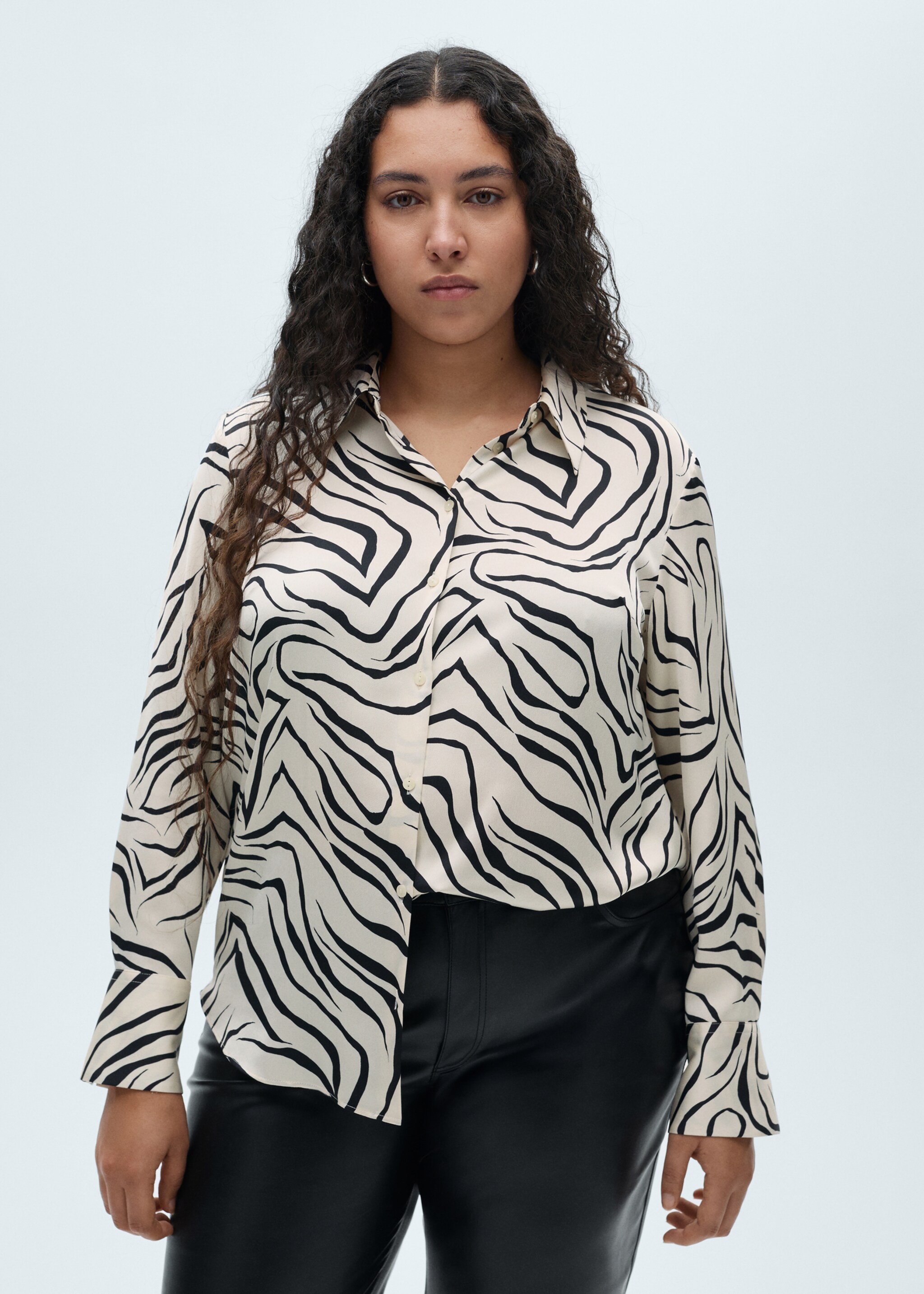 Satin print shirt - Details of the article 5, Ecru. Ref: 87070639-00.