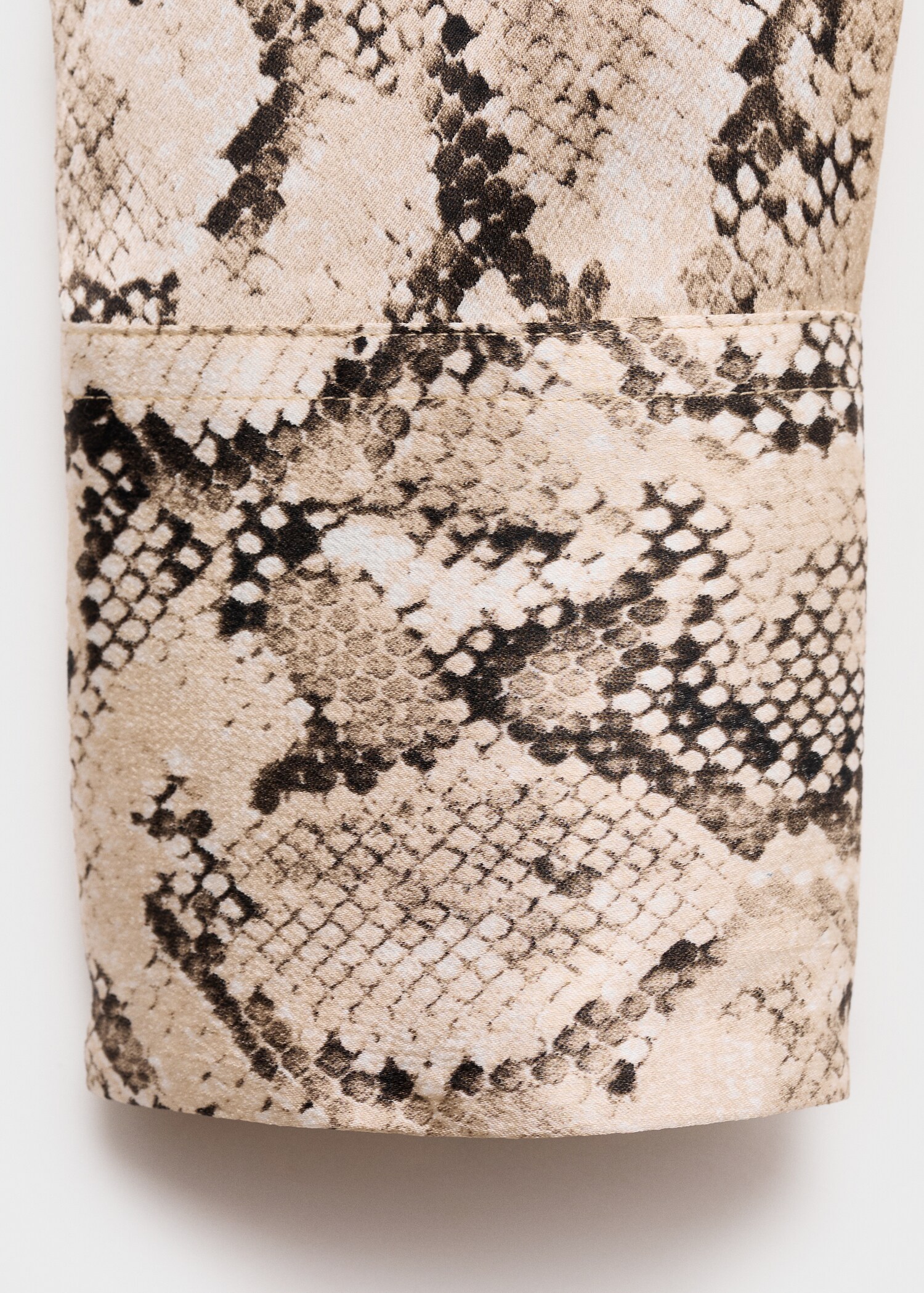 Satin print shirt - Details of the article 0