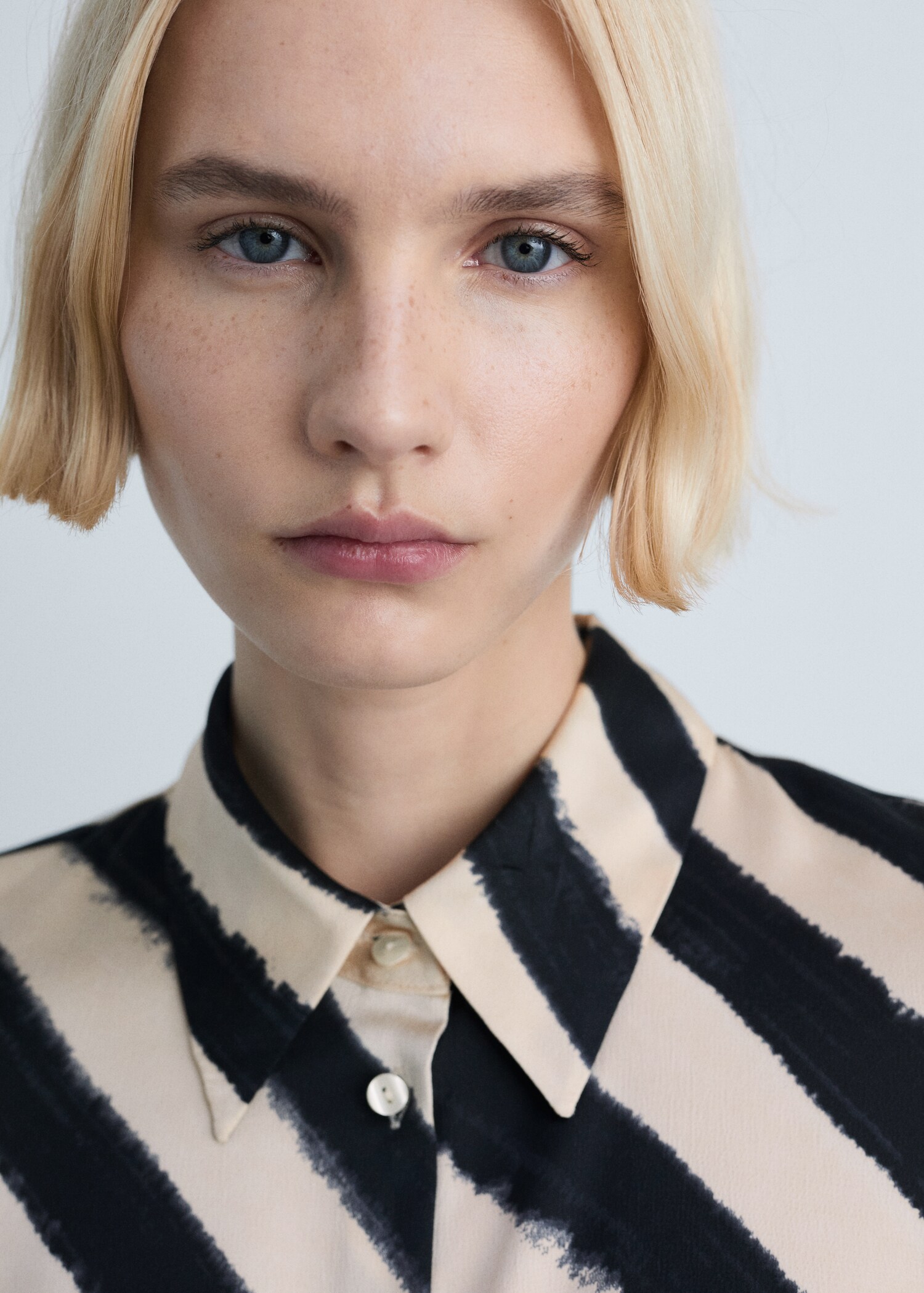 Satin print shirt - Details of the article 1