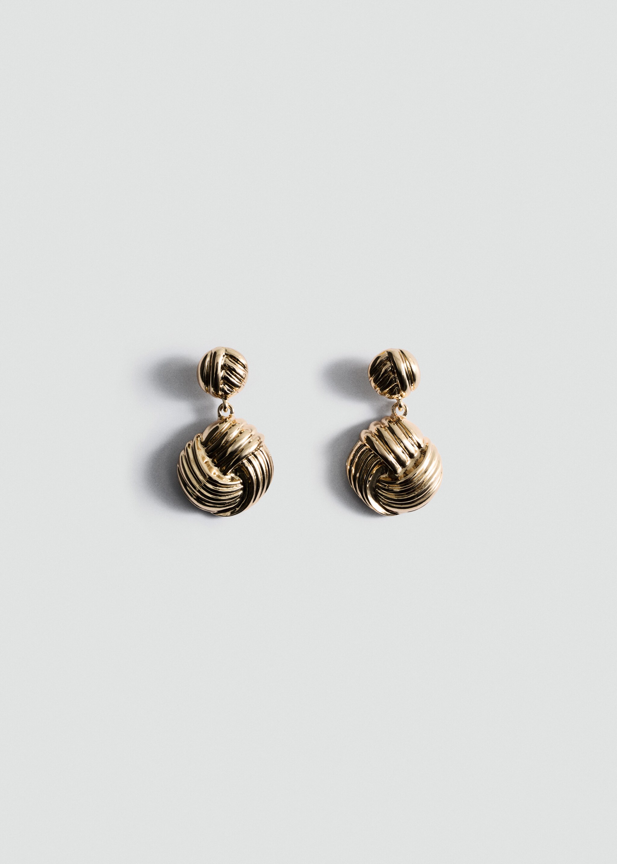 Intertwined design earrings - Article without model, Gold. Ref: 87070643-00.