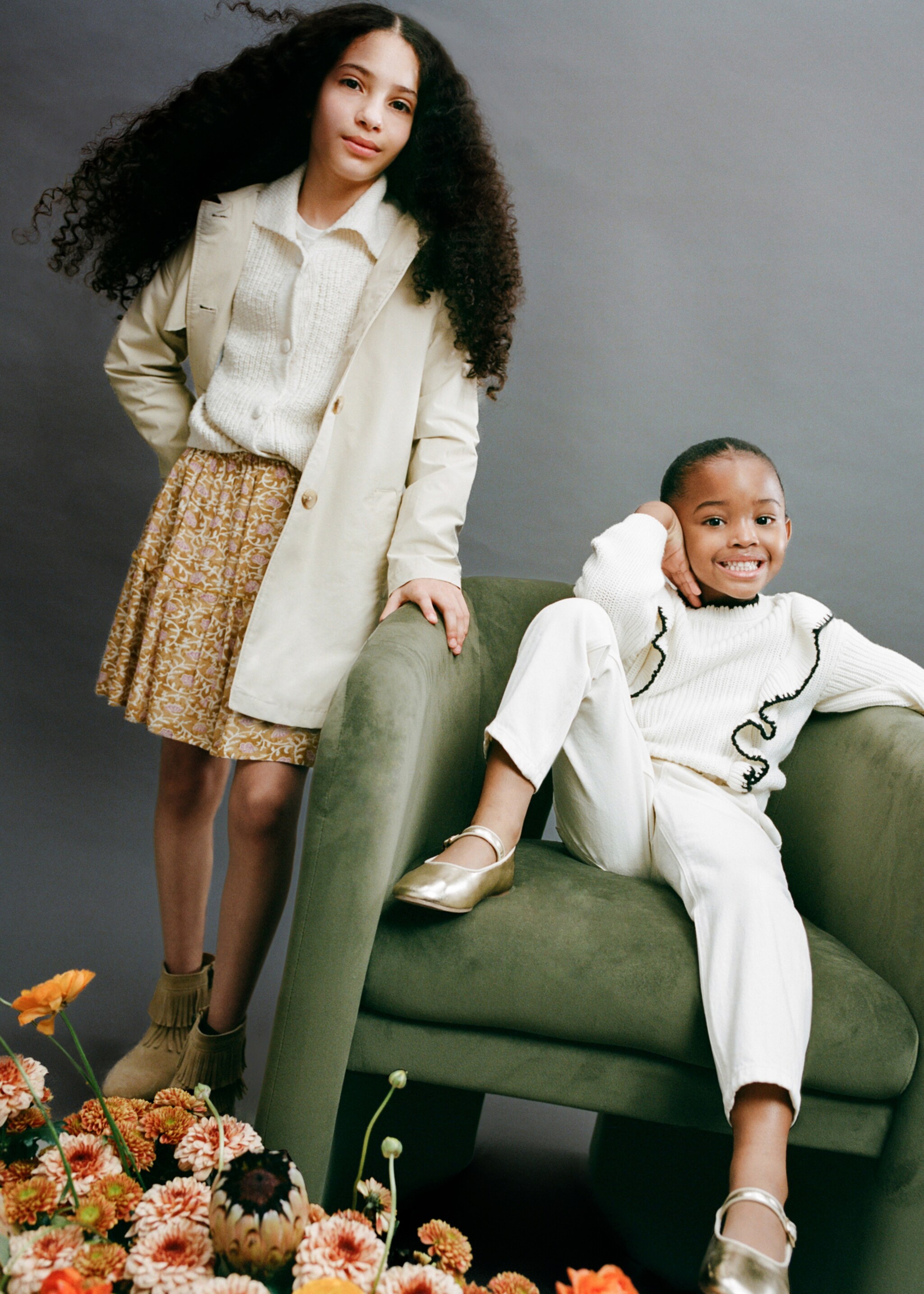 Short flared skirt - Details of the article 6, Ochre. Ref: 87070646-00.