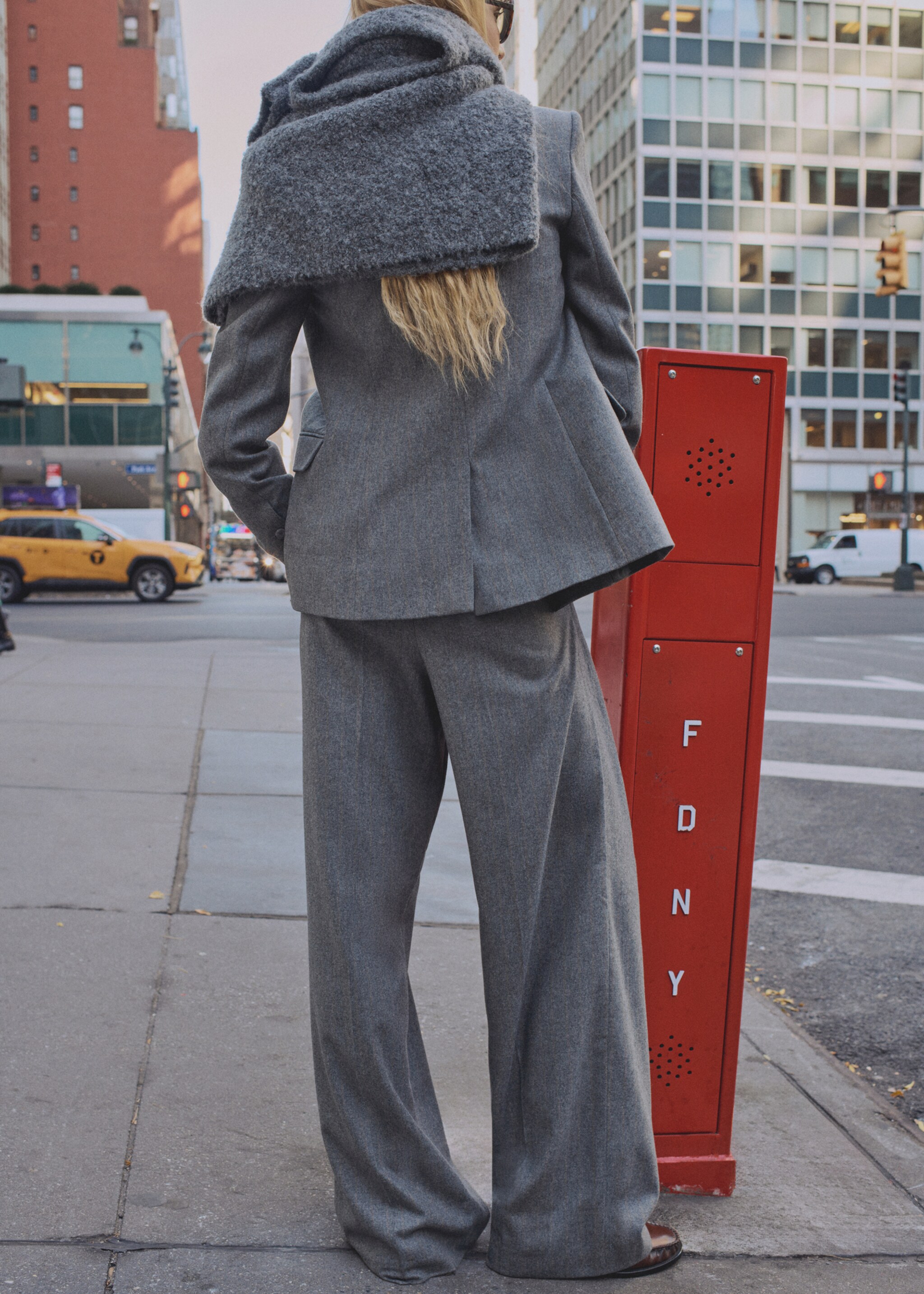 Wool-blend suit trousers - Reverse of the article, Grey. Ref: 87070653-00.