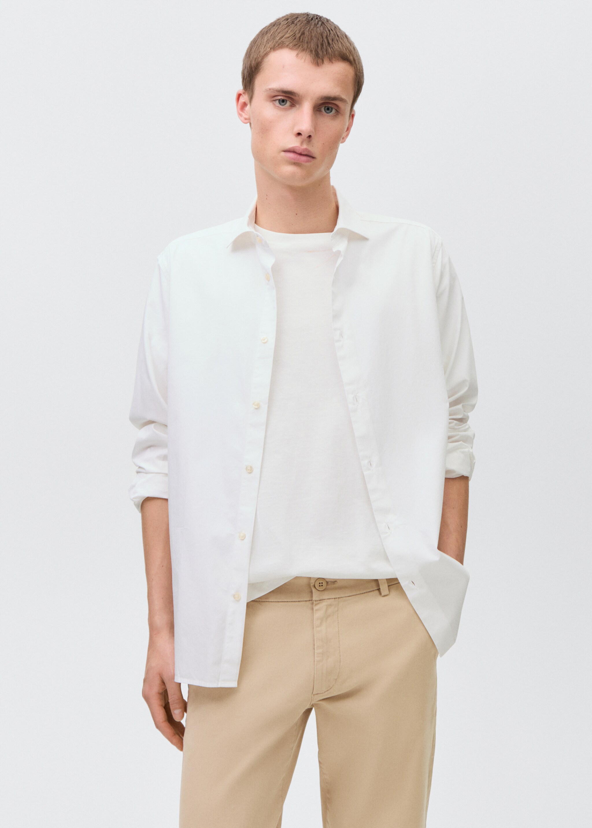 Pantalón chino straight fit - Detalle del artículo 2, Arena. Ref: 87071053-00.