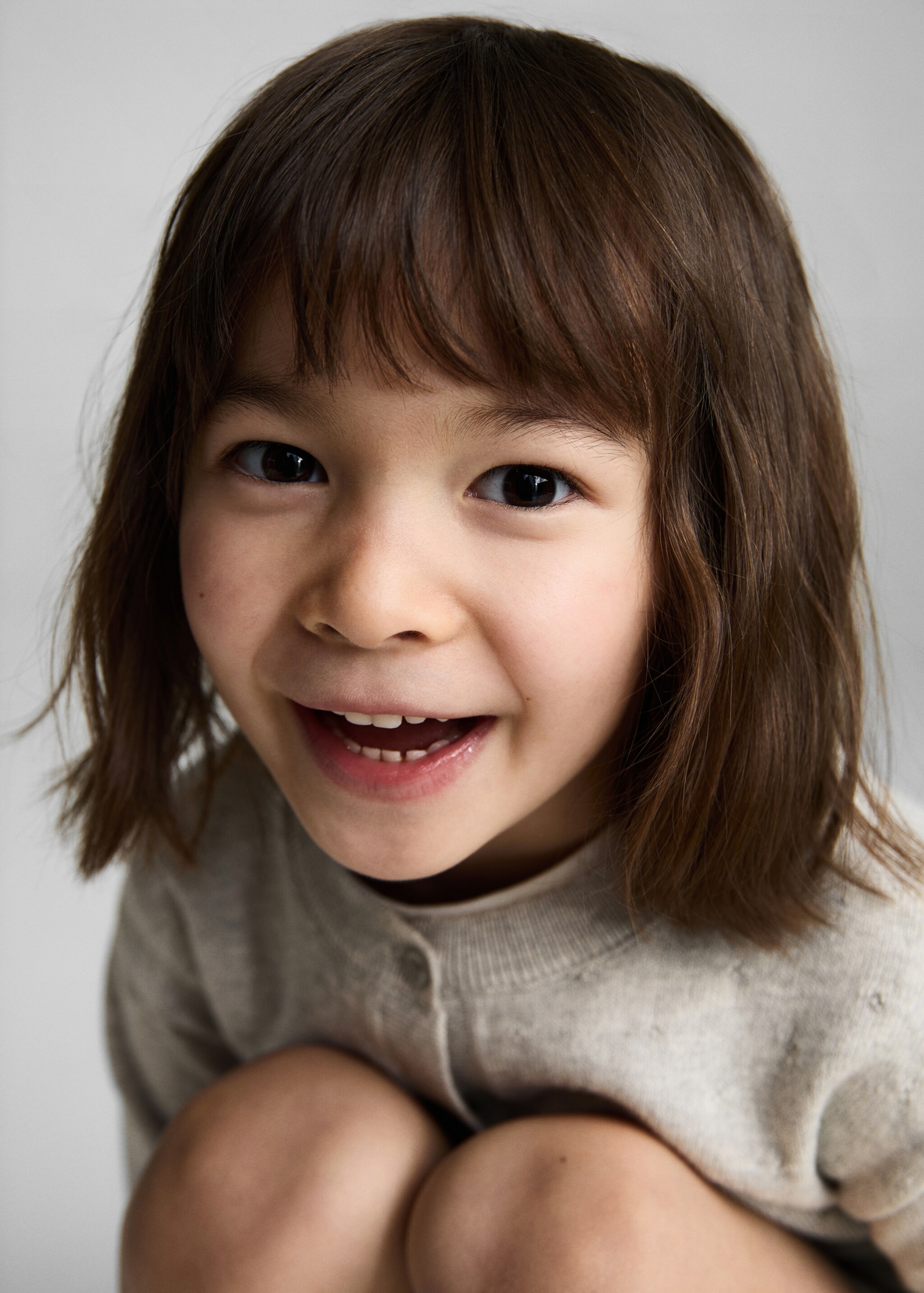 Button knit cardigan - Details of the article 2, Light Heather Grey. Ref: 87071055-00.