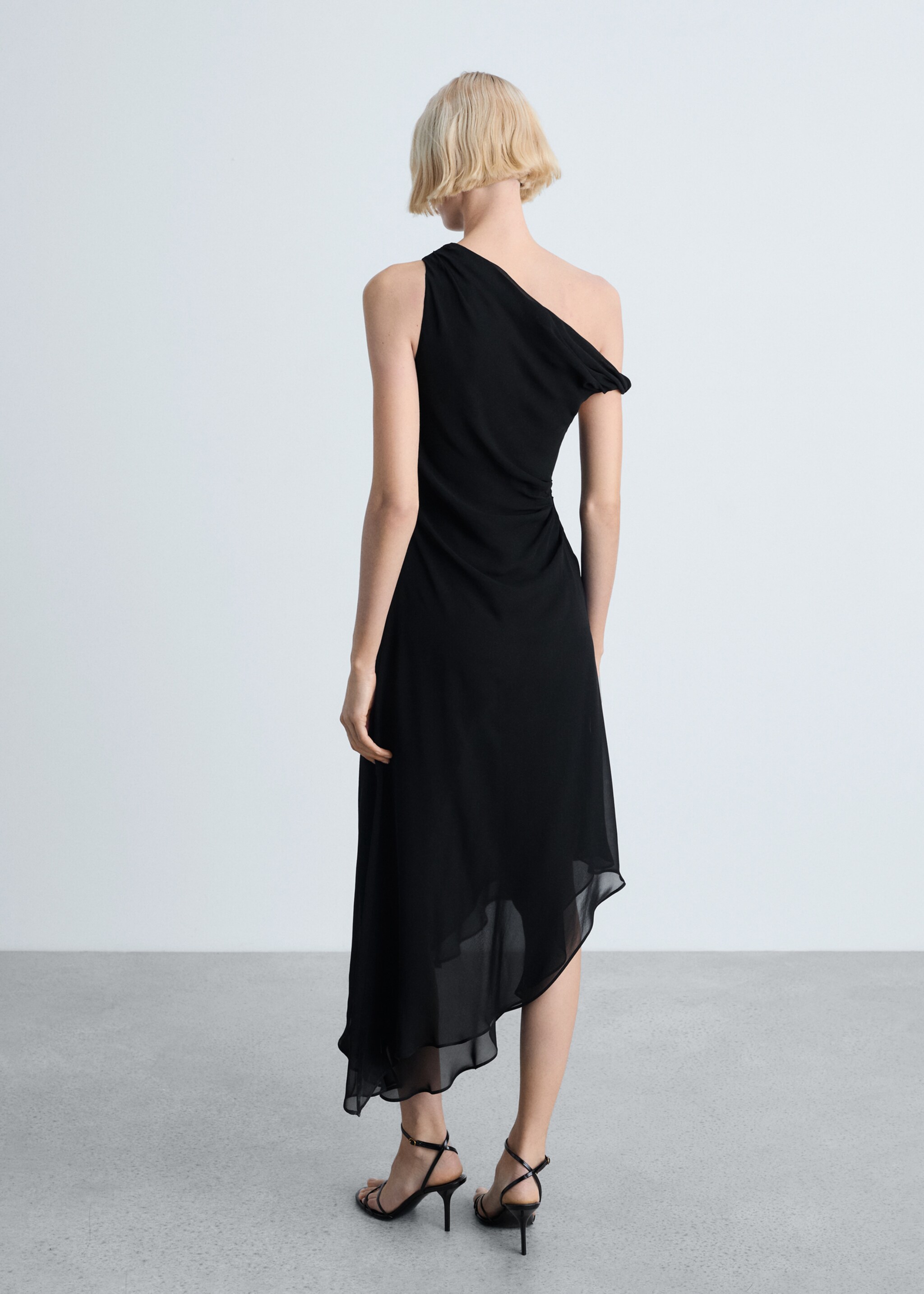 Asymmetric draped gown - Reverse of the article, Black. Ref: 87072026-00.