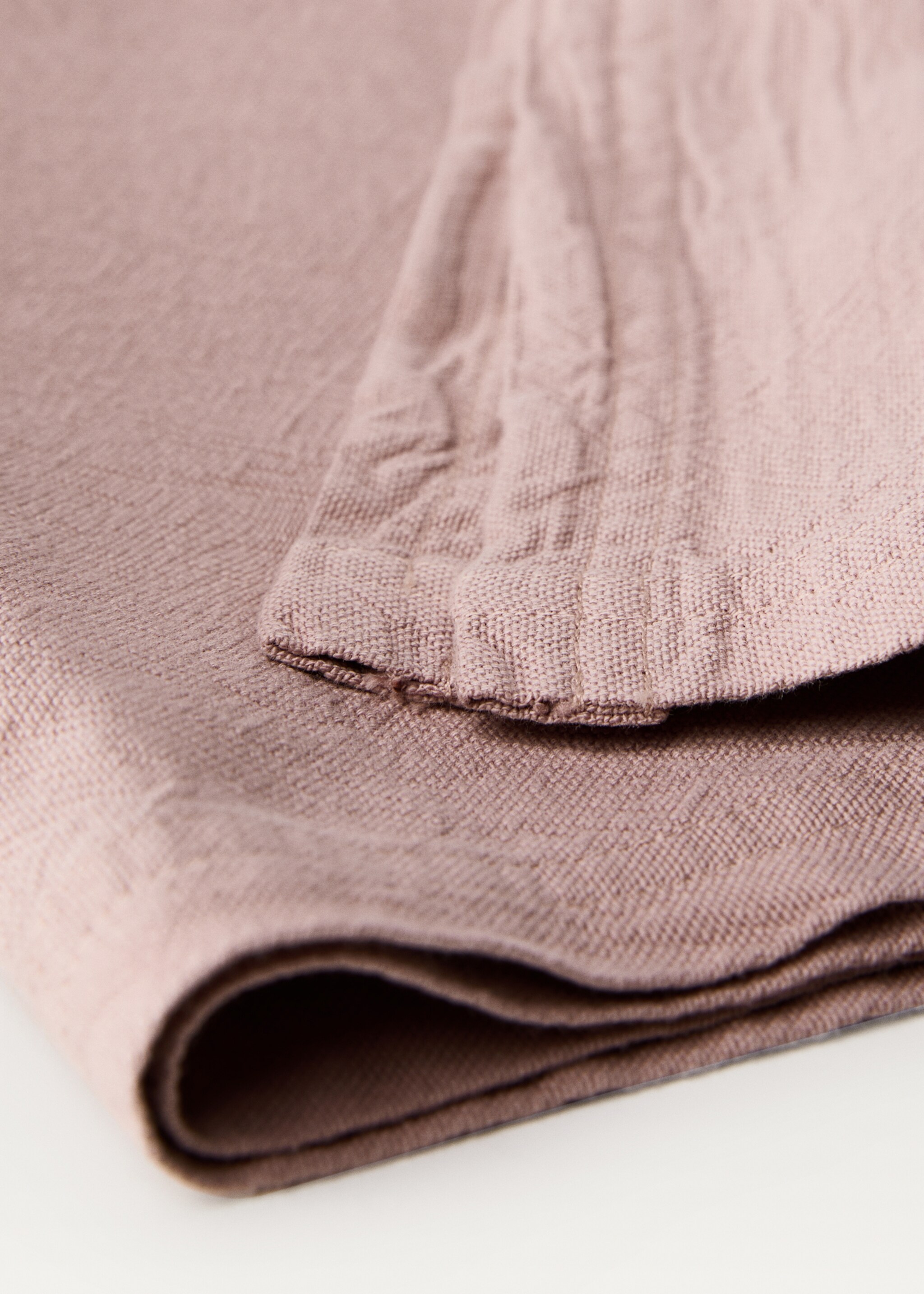 Garment dyed cotton napkins - Details of the article 2, Medium Pink. Ref: 87072546-00.