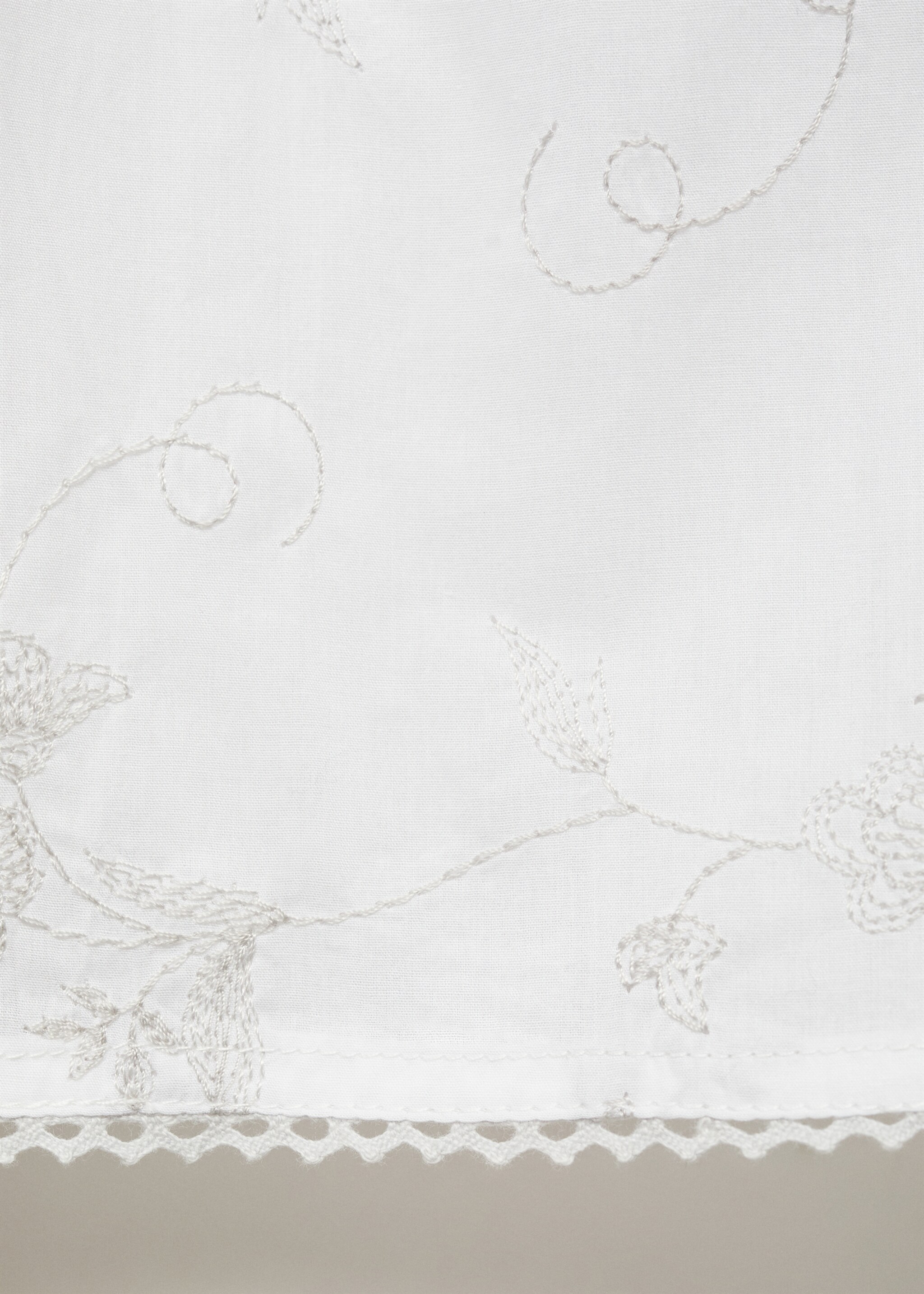 Nachthemd mit Blumenstickerei - Detail des Artikels 0, Weiß. Ref: 87072897-00.