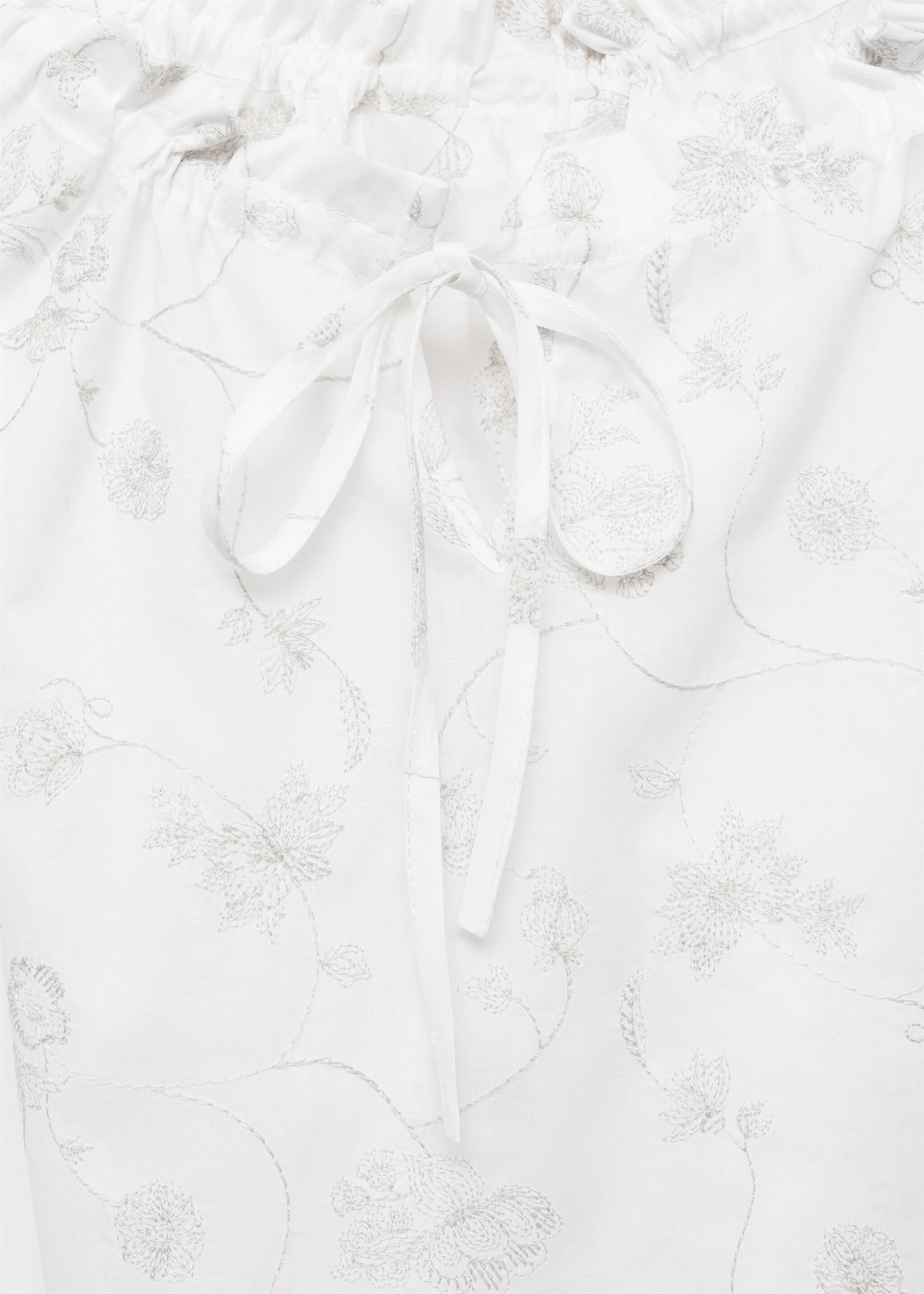 Nachthemd mit Blumenstickerei - Detail des Artikels 8, Weiß. Ref: 87072897-00.