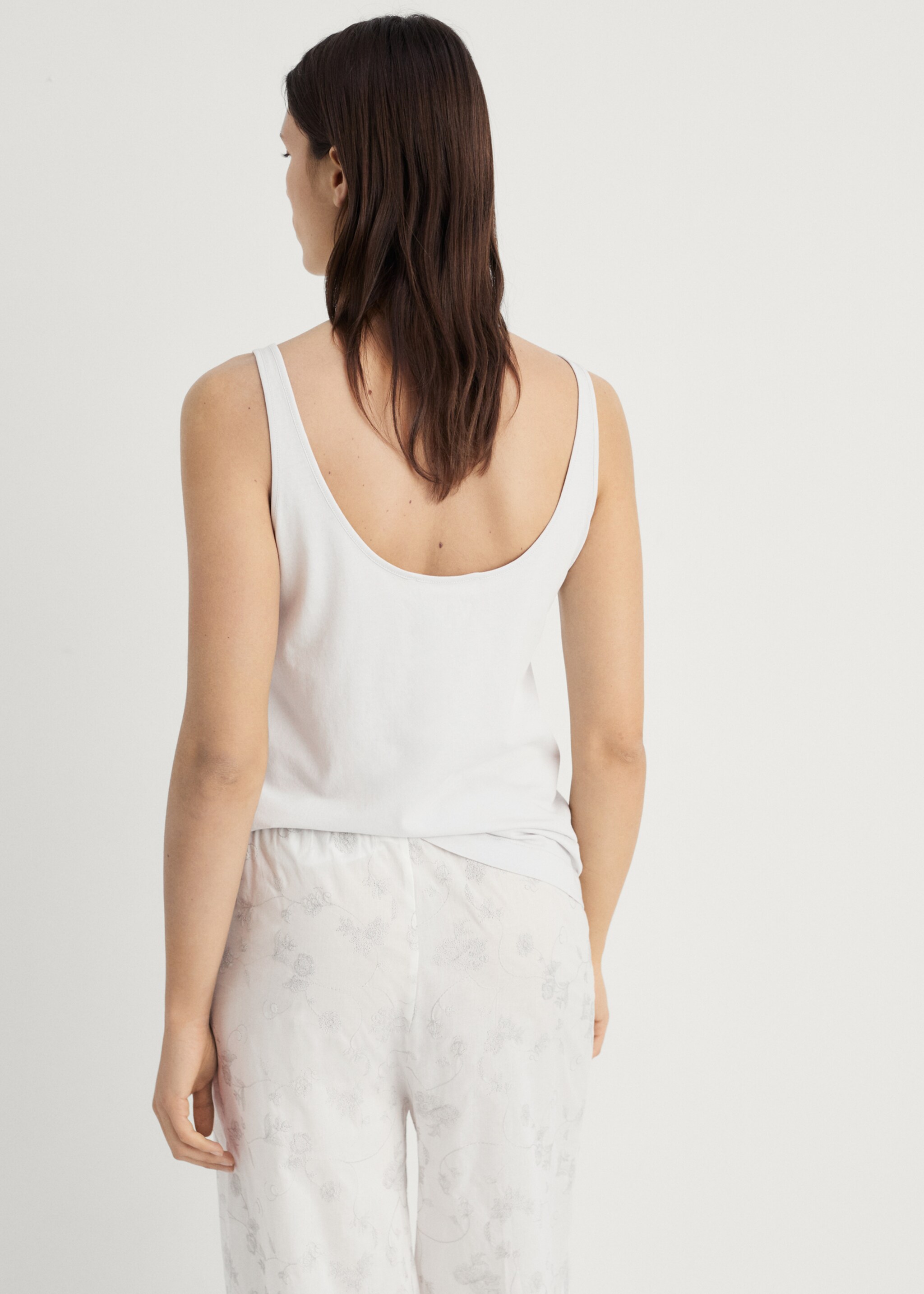 Pyjama top with straps - Reverse of the article, White. Ref: 87072898-00.
