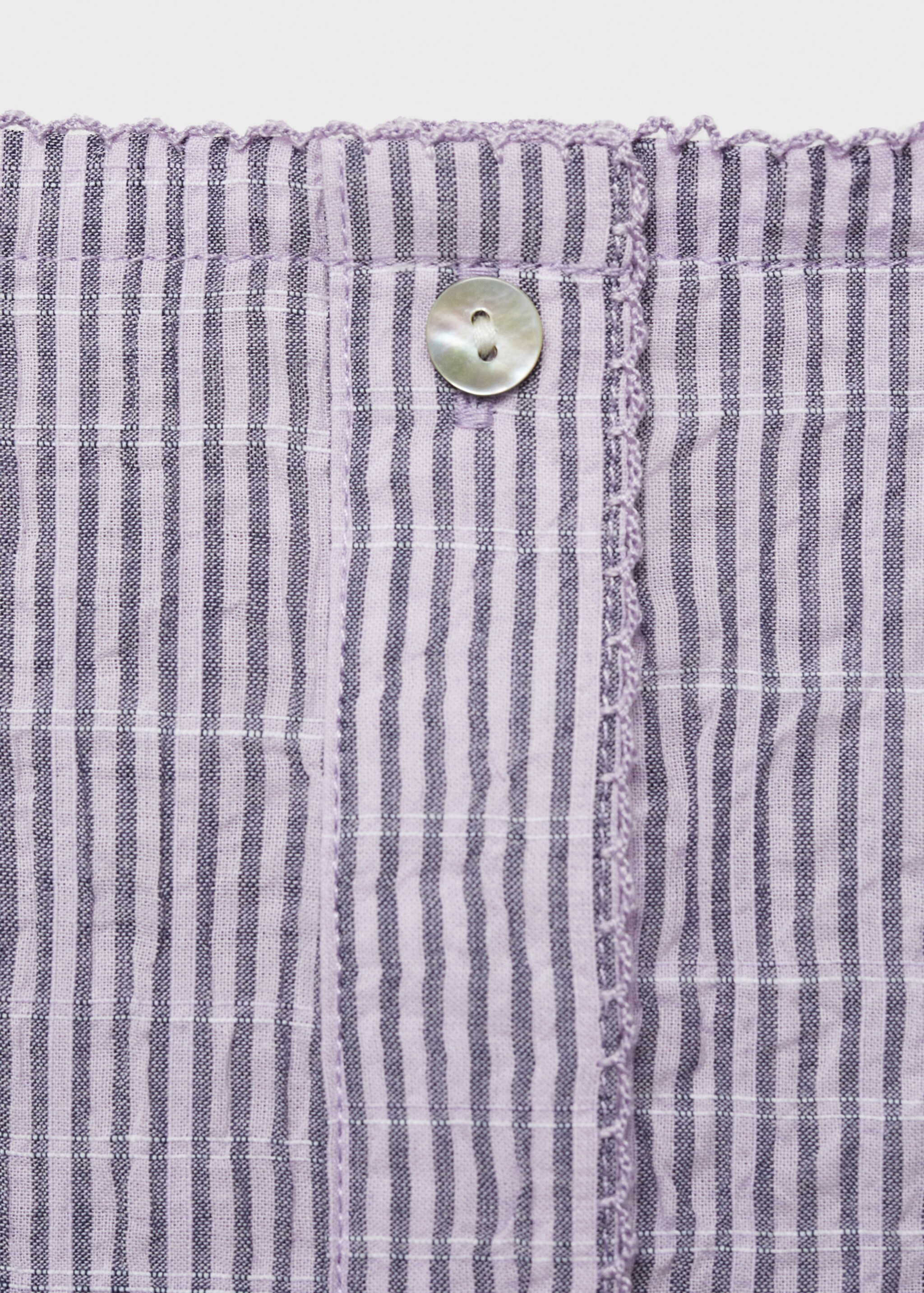 Zweiteiliger Pyjama aus Seersucker-Baumwolle mit gewebtem Streifen - Detail des Artikels 0, Lila. Ref: 87072899-00.