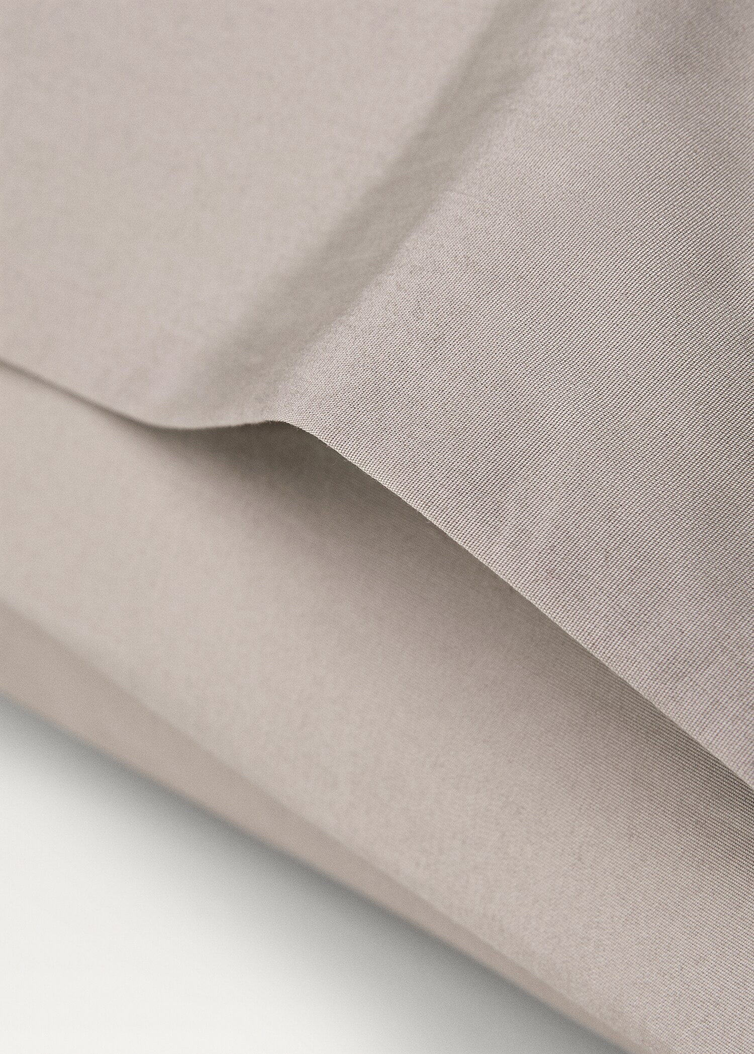 Two 500-thread count cotton percale pillowcases with rounded piping detail 50x75 cm - Details of the article 2