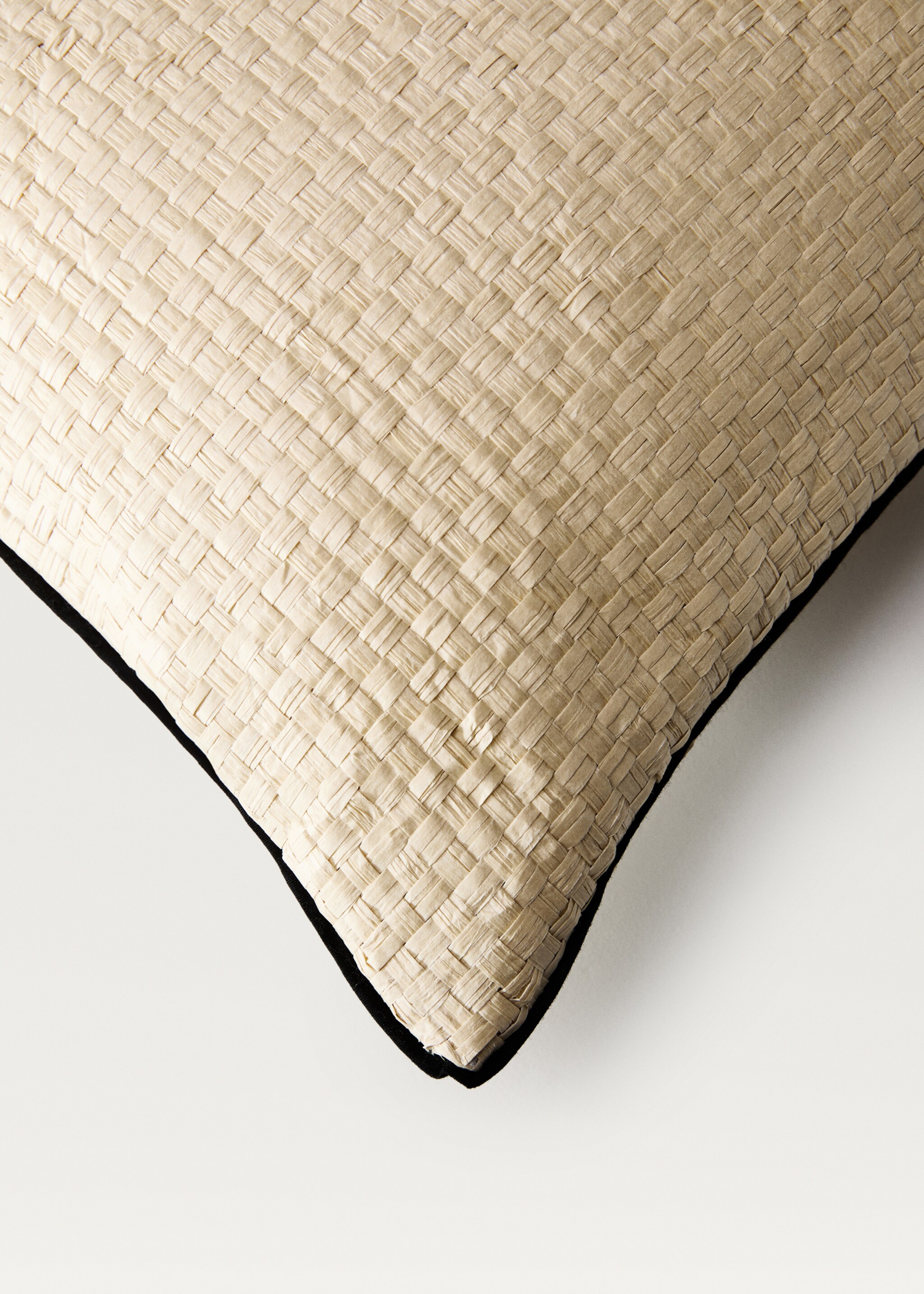 Paper braided cushion cover with trim 30x50 cm - Details of the article 2, Off White. Ref: 87072920-00.