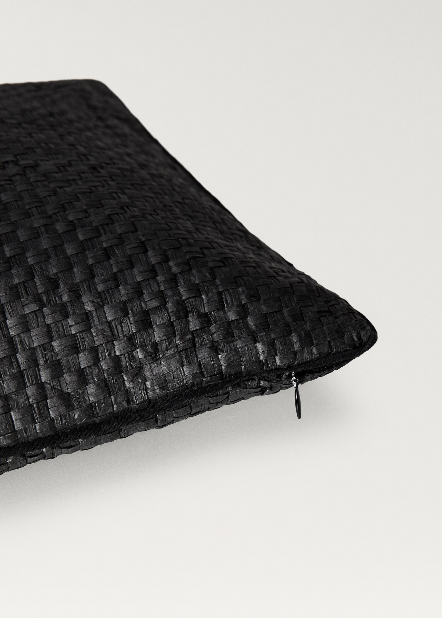 Paper braided cushion cover with trim 30x50 cm - Details of the article 2