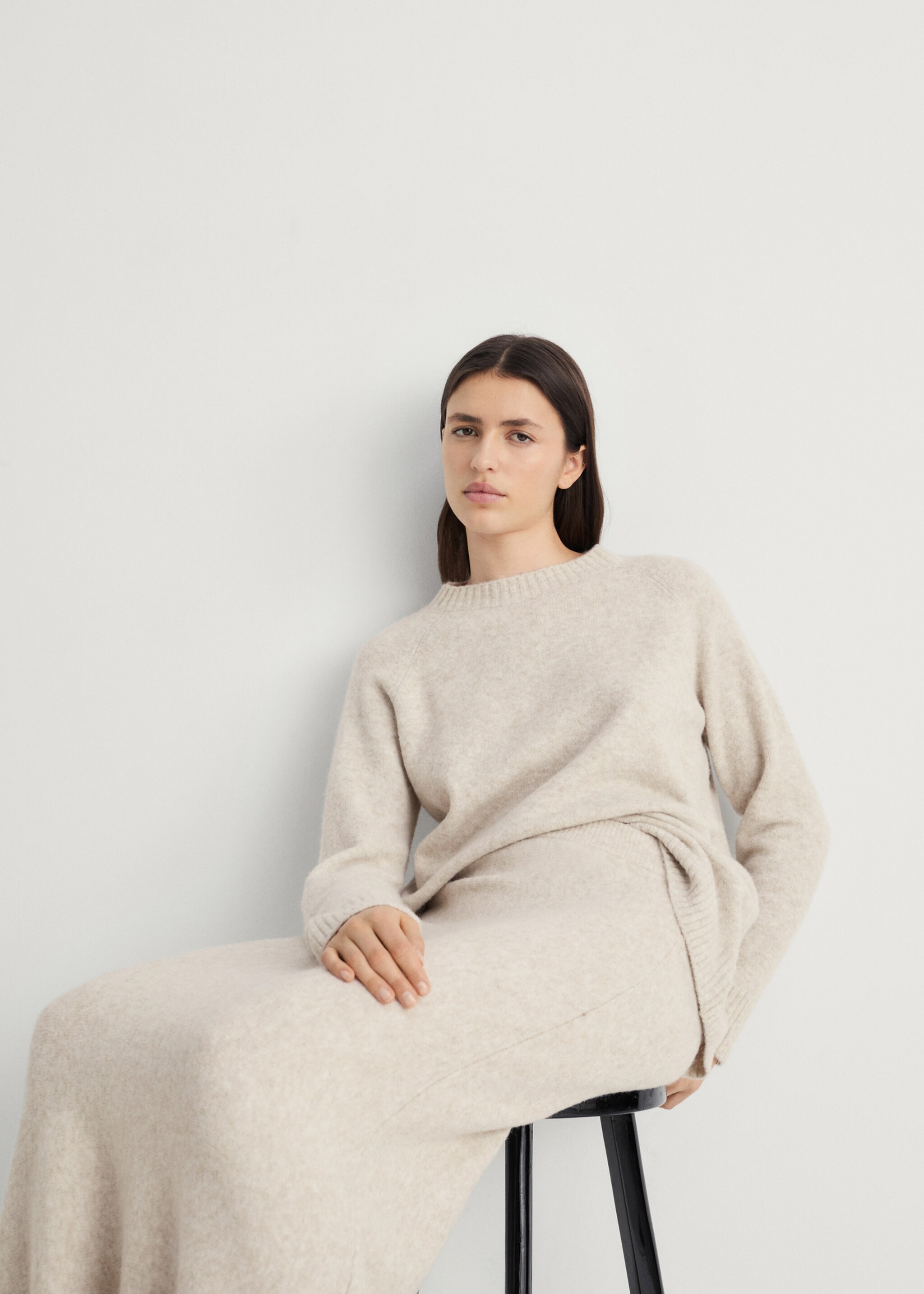 Long knitted skirt - Details of the article 2, Beige. Ref: 87072925-00.