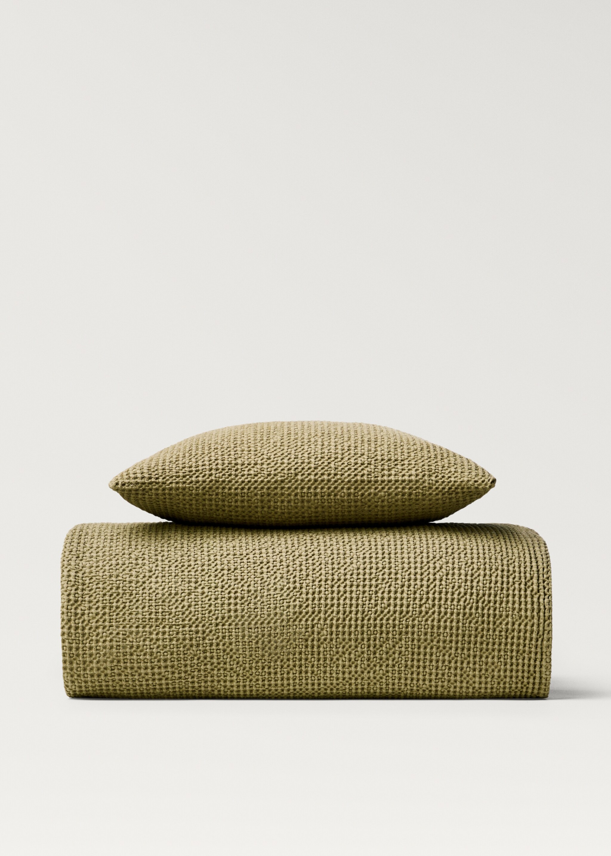 Housse de coussin en coton garment-dyed waffle 50x50 cm - Détail de l'article 4, Kaki. Ref: 87072956-00.