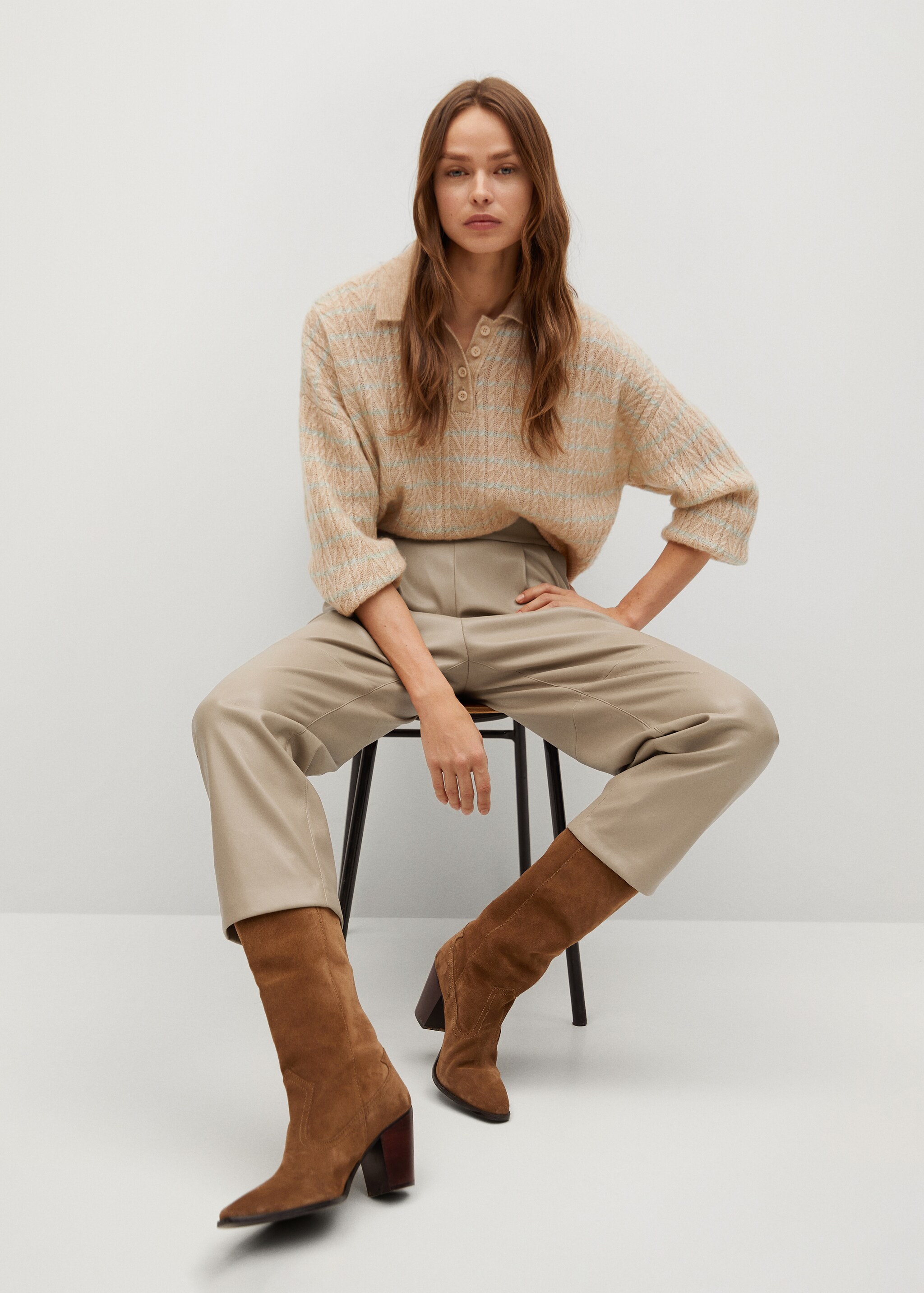 Pantalón efecto piel pinzas - Detalle del artículo 3