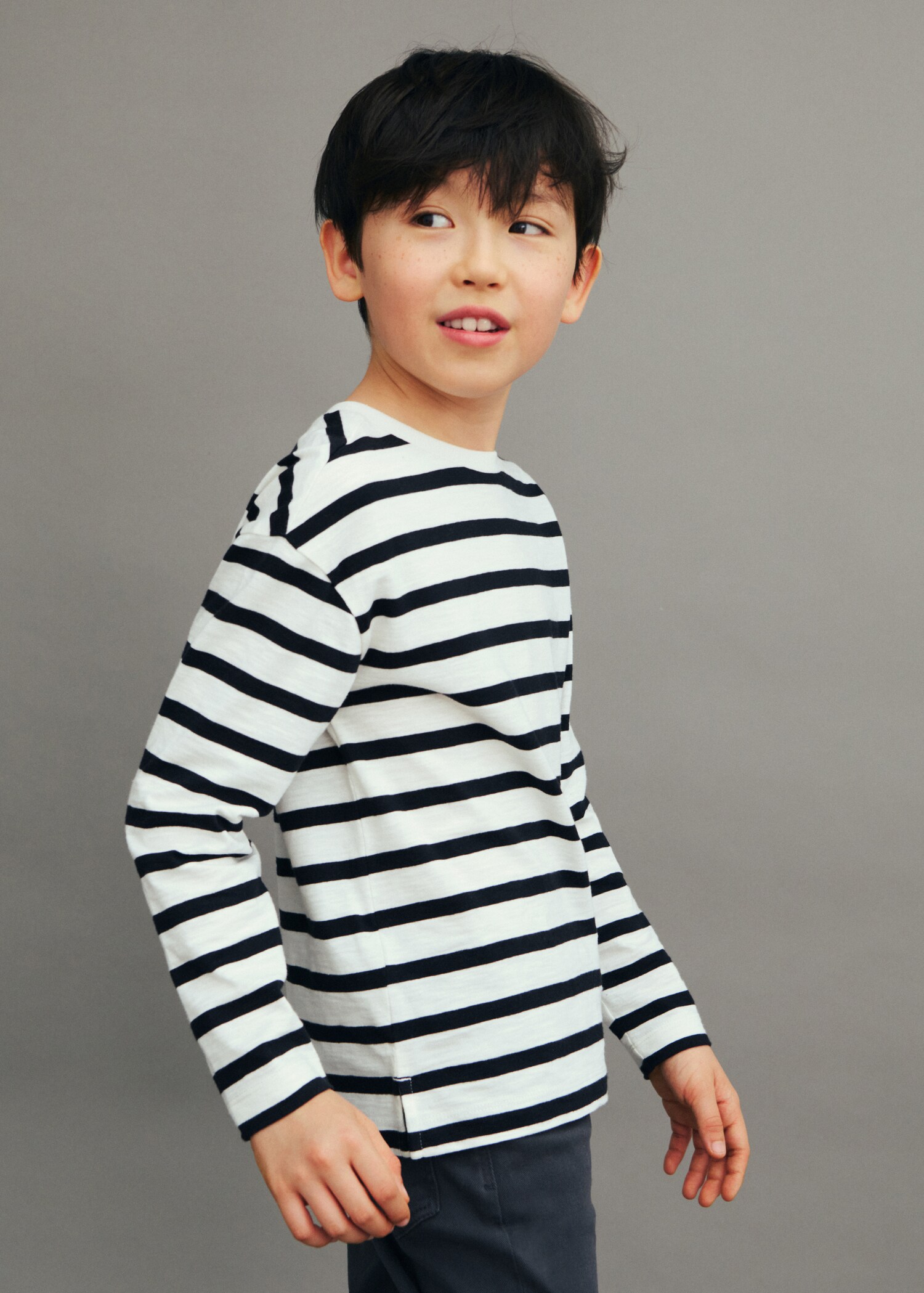 Striped long sleeves t-shirt - Details of the article 5