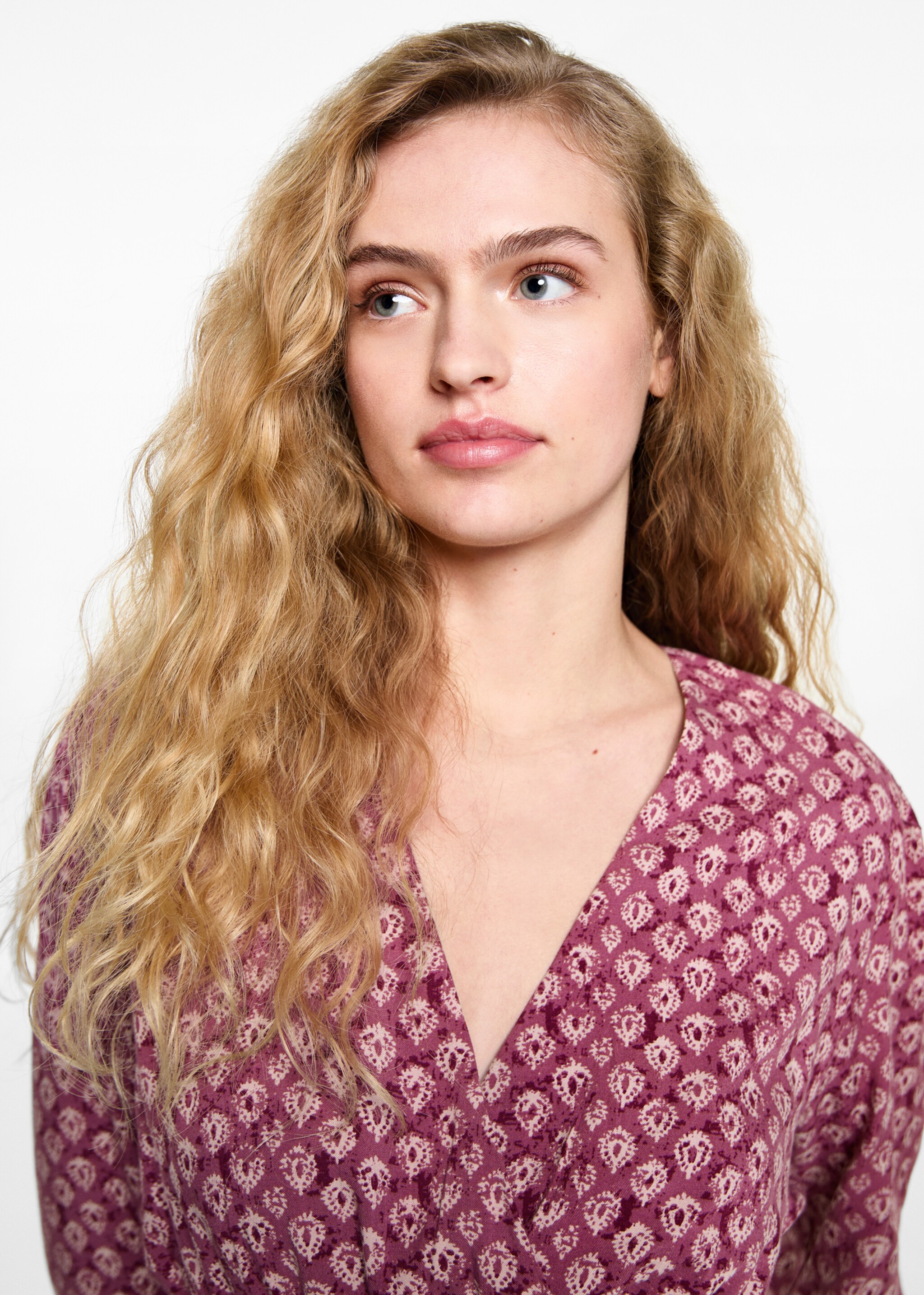 Printed short dress - Details of the article 1, Maroon. Ref: 87073278-00.