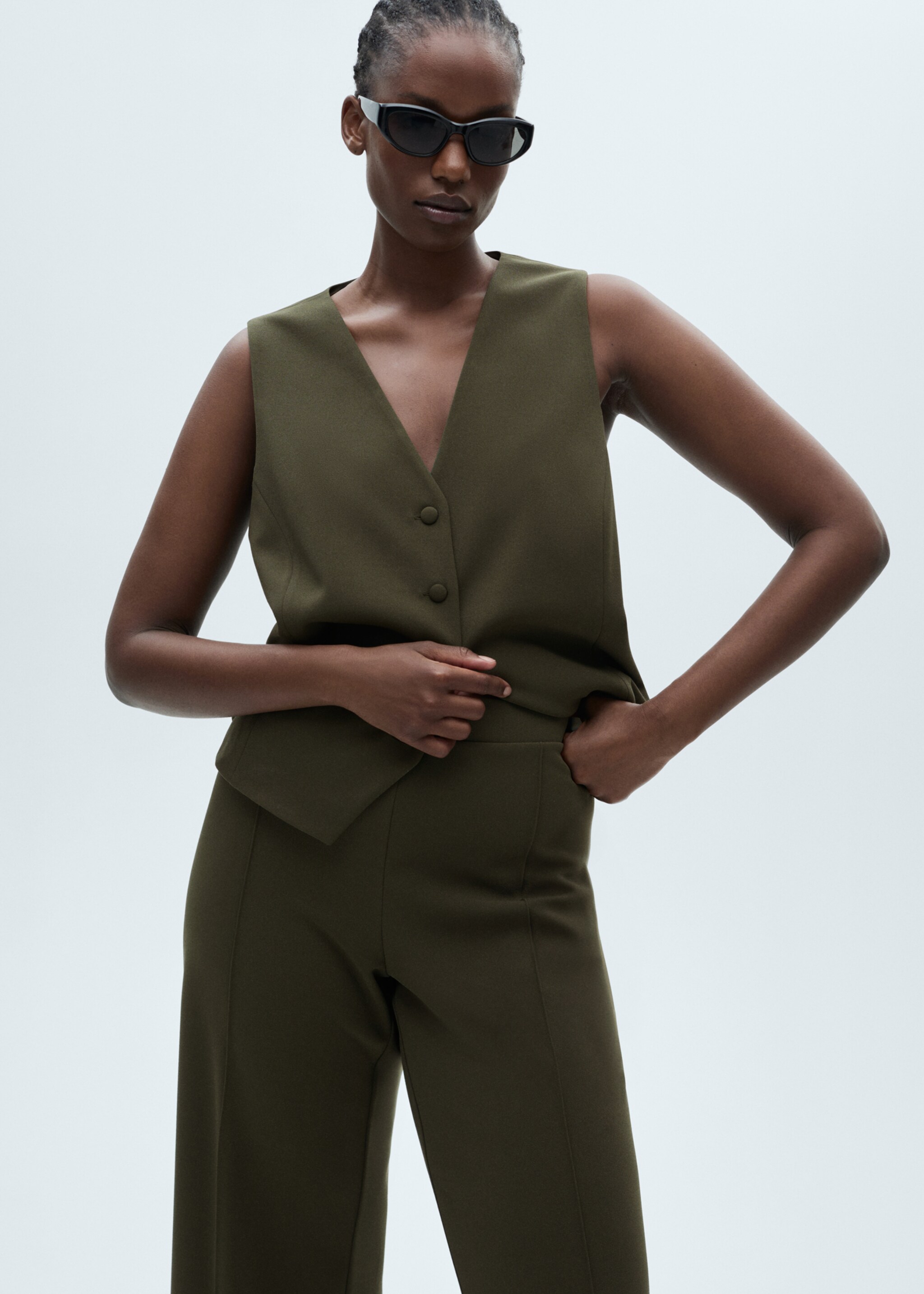 Straight knitted trousers - Details of the article 5, Khaki. Ref: 87073279-00.