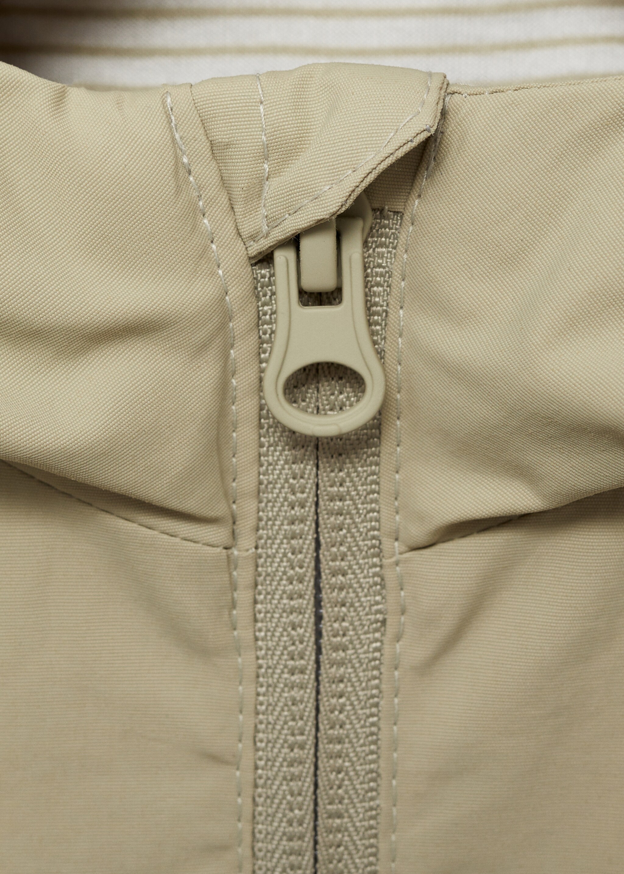 Quilted hooded parka - Details of the article 8, Green. Ref: 87073280-00.